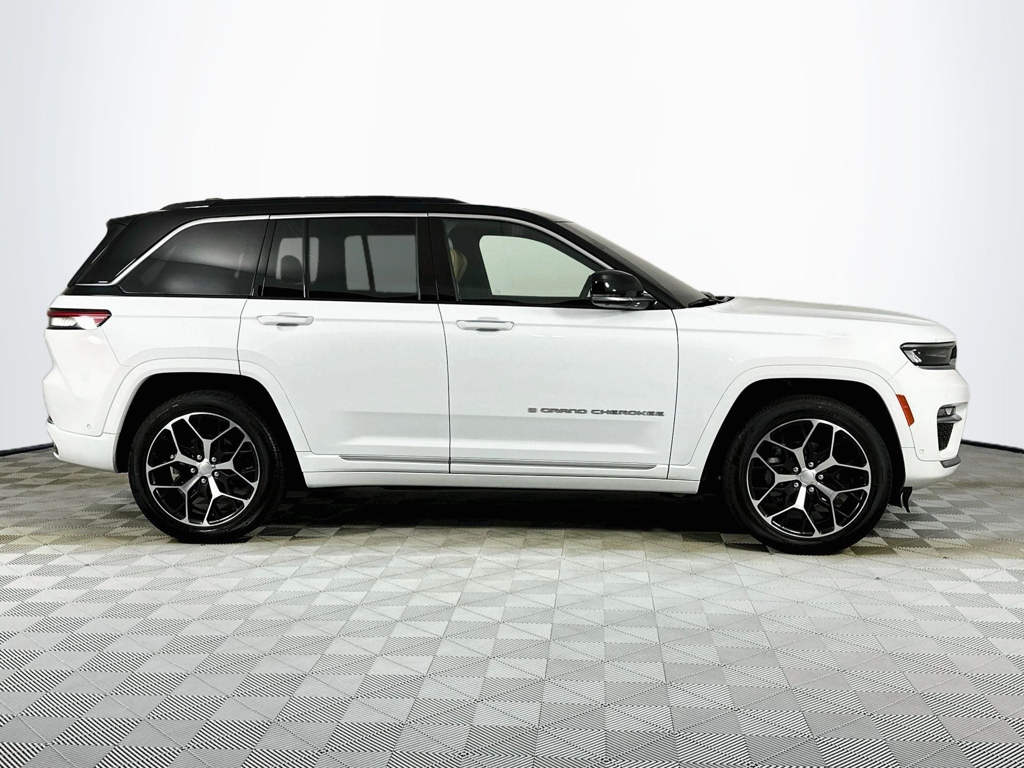 2025 Jeep Grand Cherokee Summit Reserve