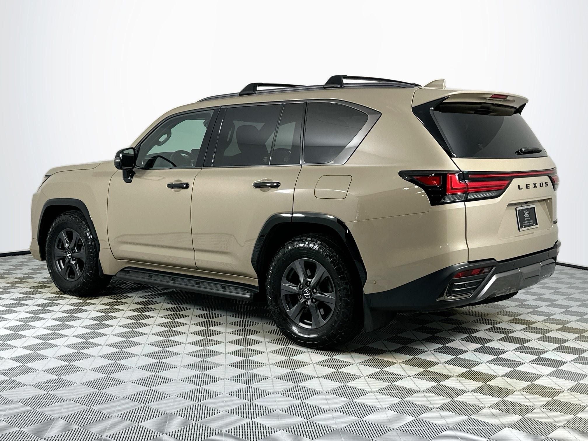 2025 Lexus LX 700h Overtrail