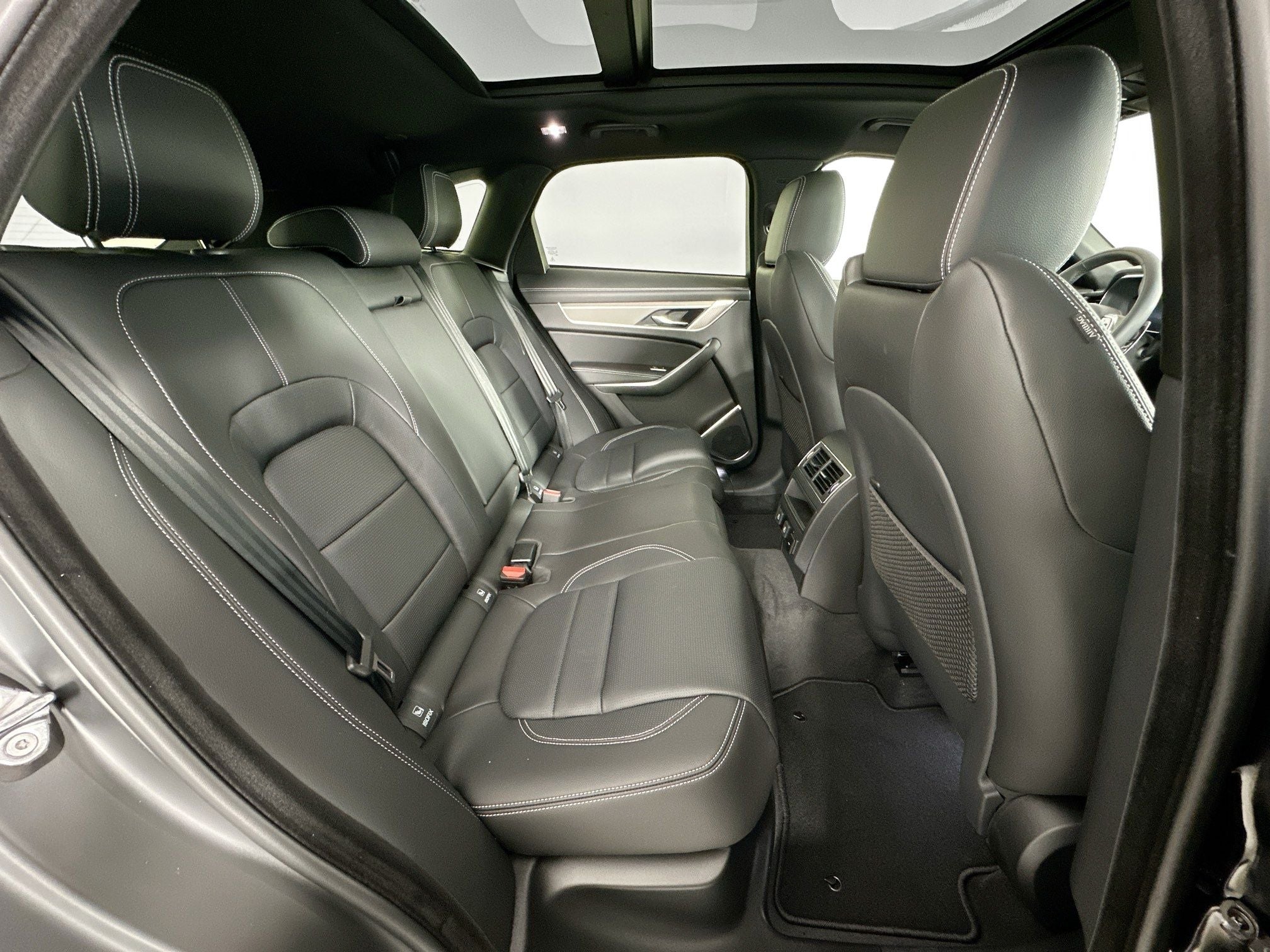 2026 Jaguar F-PACE P250 R-Dynamic S