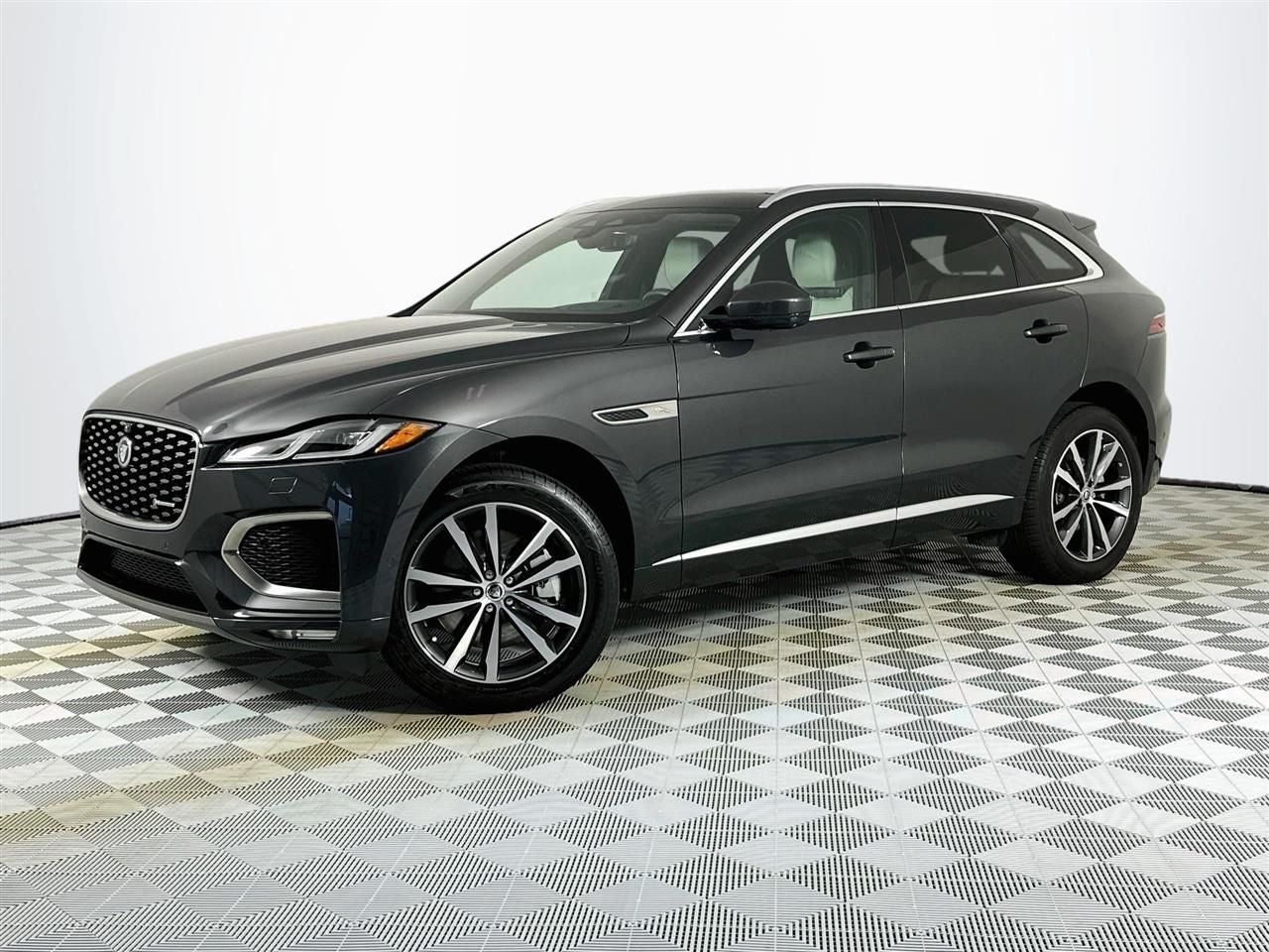 2024 Jaguar F-PACE P400 R-Dynamic S