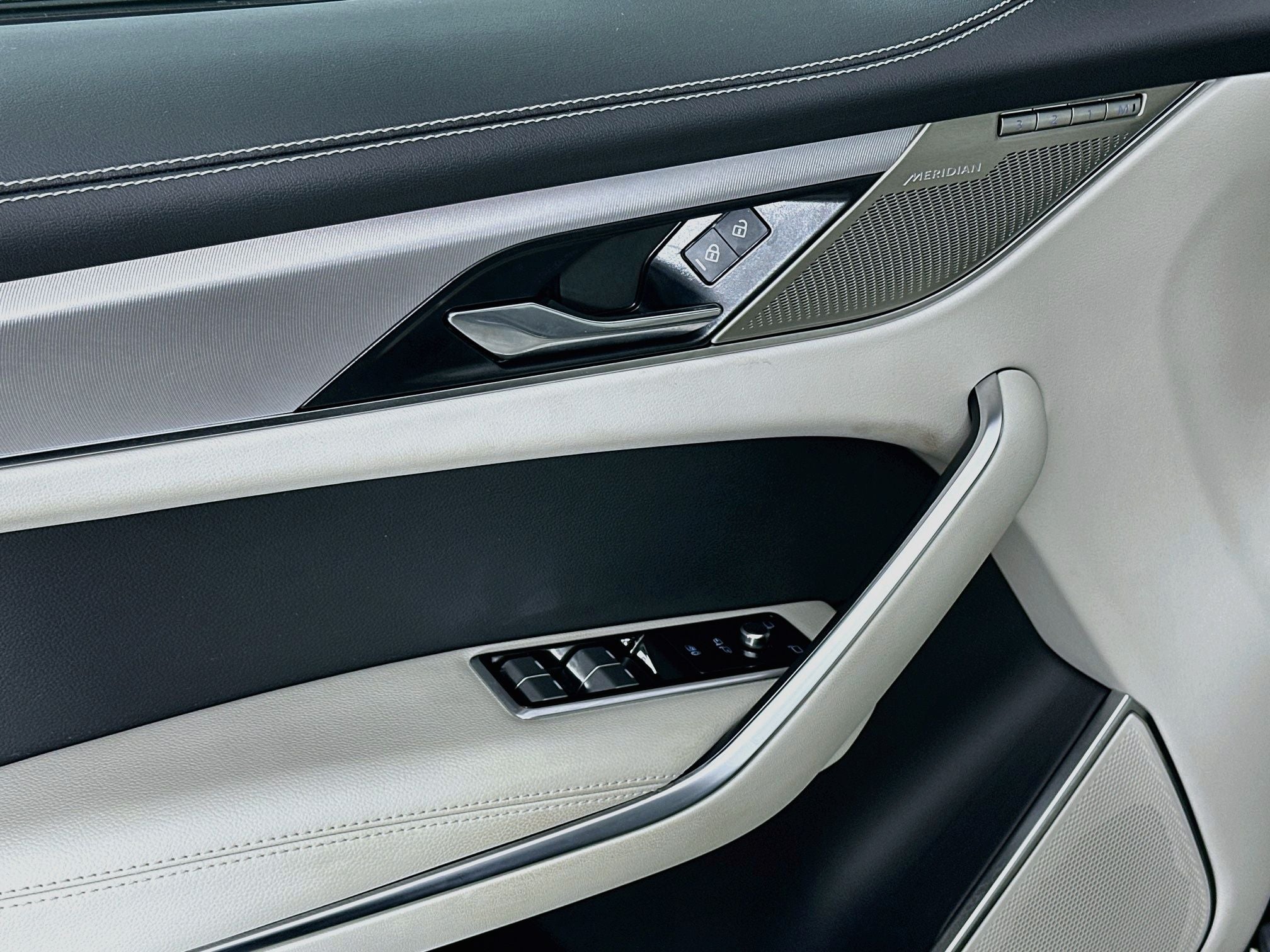 2024 Jaguar F-PACE P400 R-Dynamic S