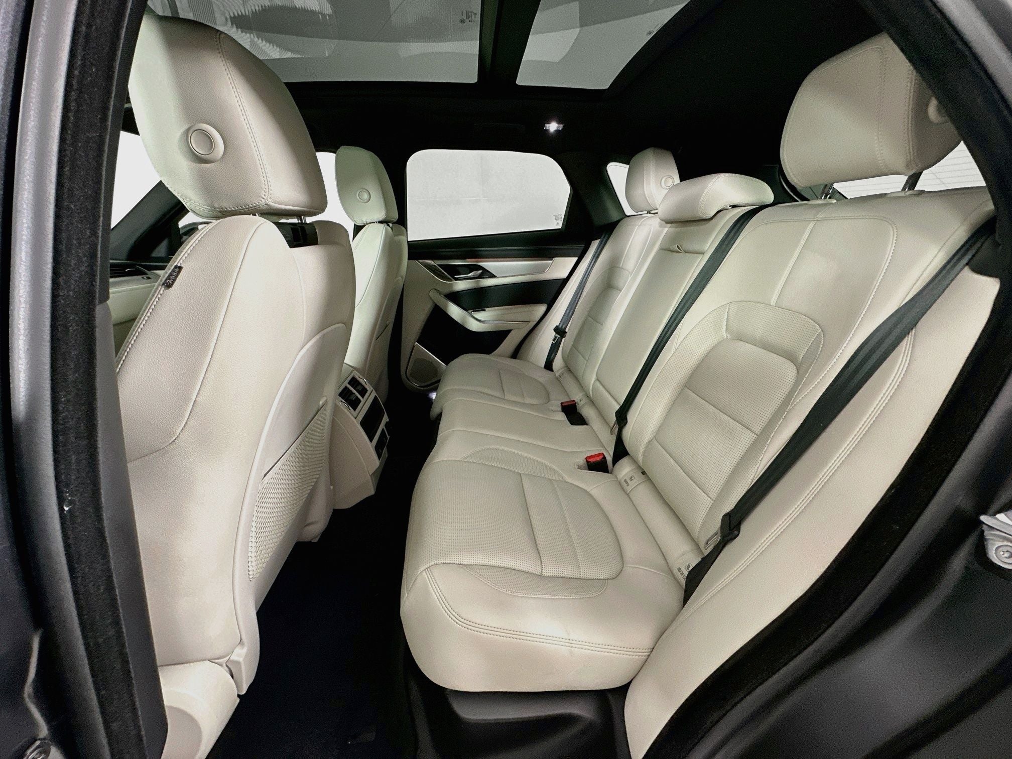 2024 Jaguar F-PACE P400 R-Dynamic S