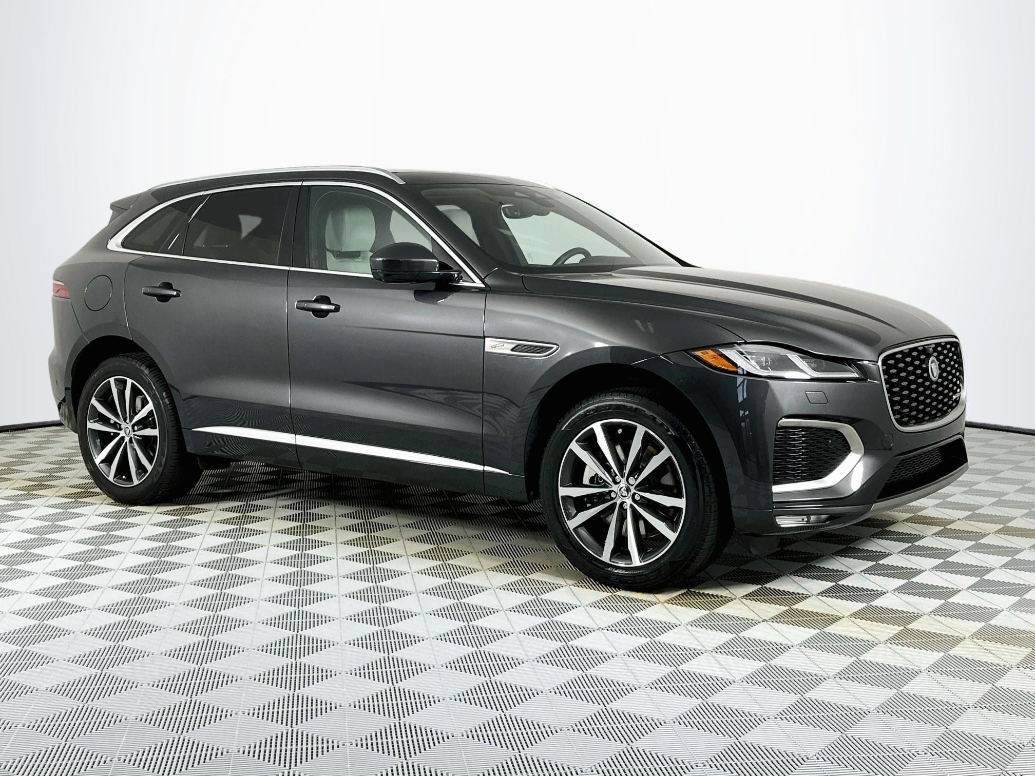 2024 Jaguar F-PACE P400 R-Dynamic S