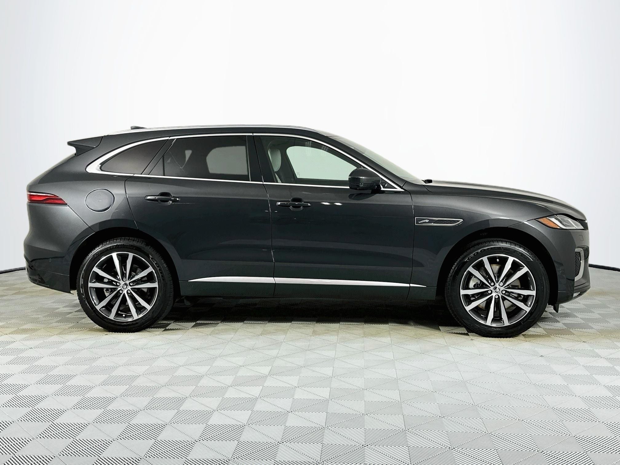 2024 Jaguar F-PACE P400 R-Dynamic S