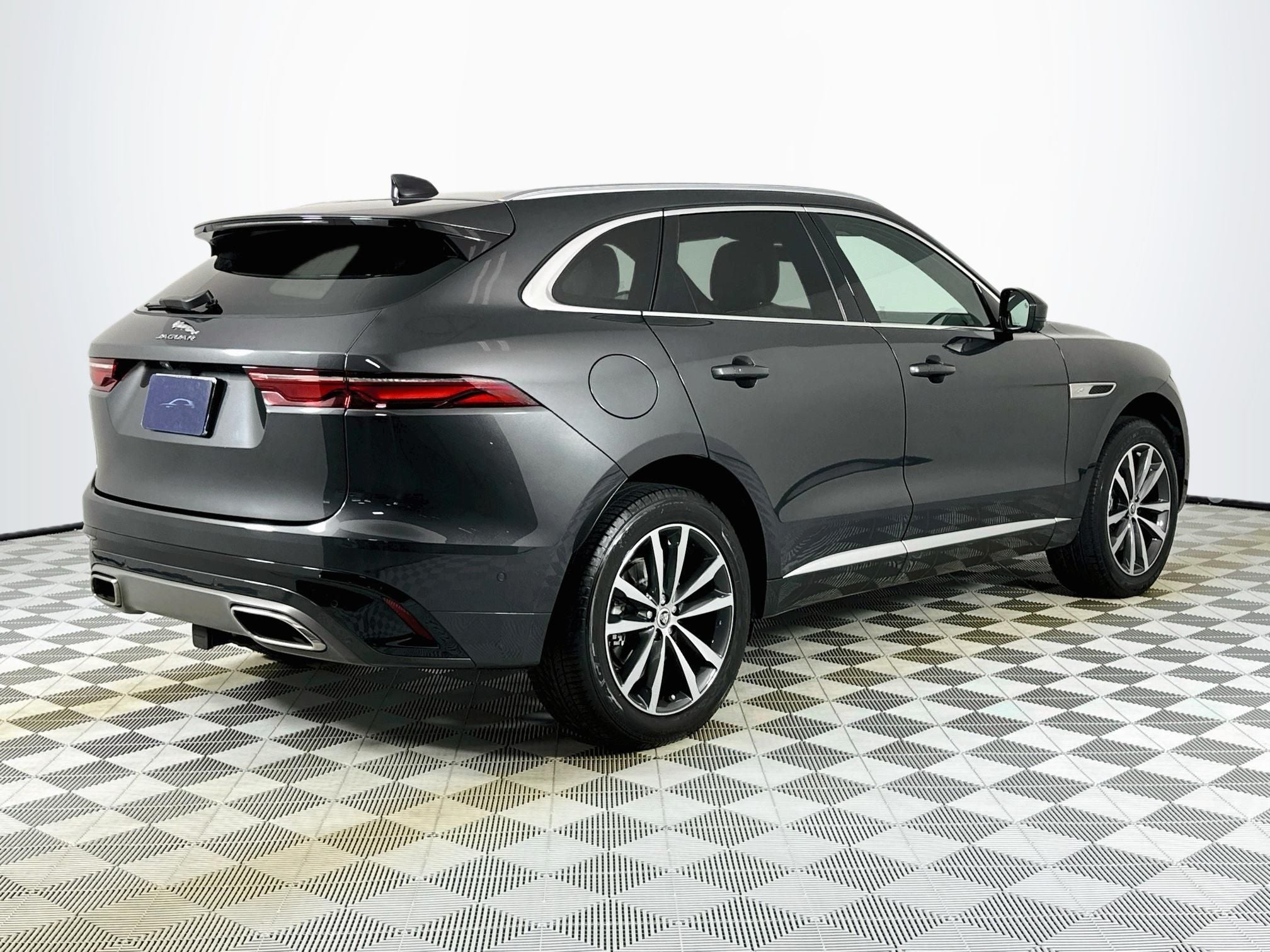 2024 Jaguar F-PACE P400 R-Dynamic S