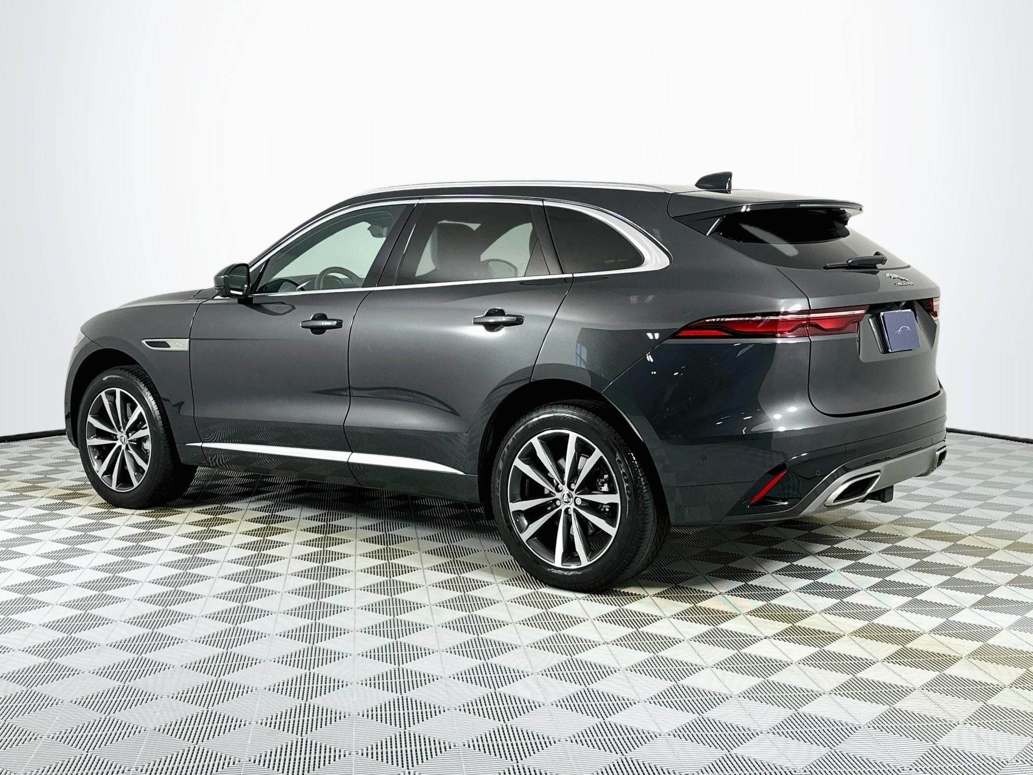 2024 Jaguar F-PACE P400 R-Dynamic S