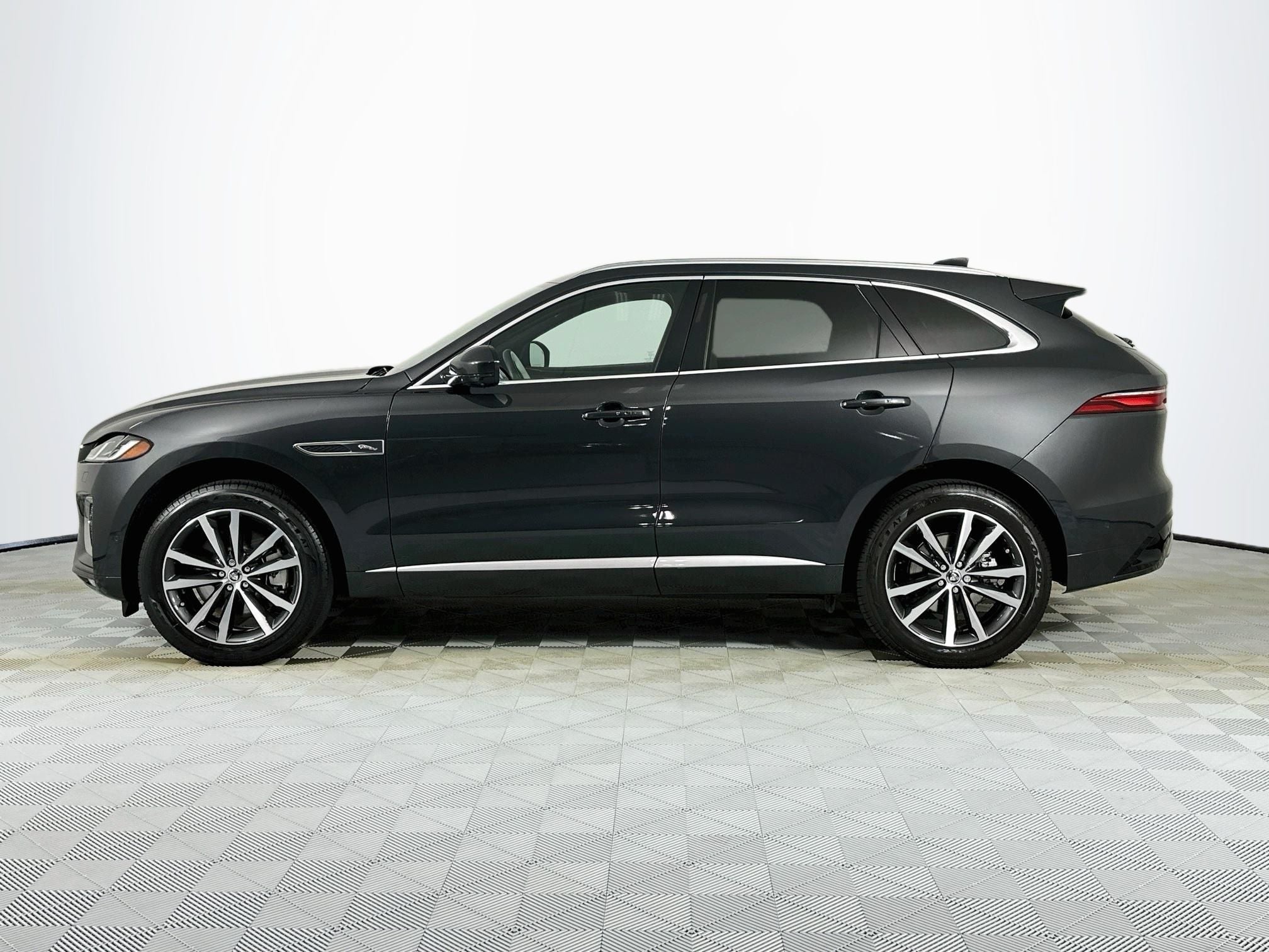 2024 Jaguar F-PACE P400 R-Dynamic S
