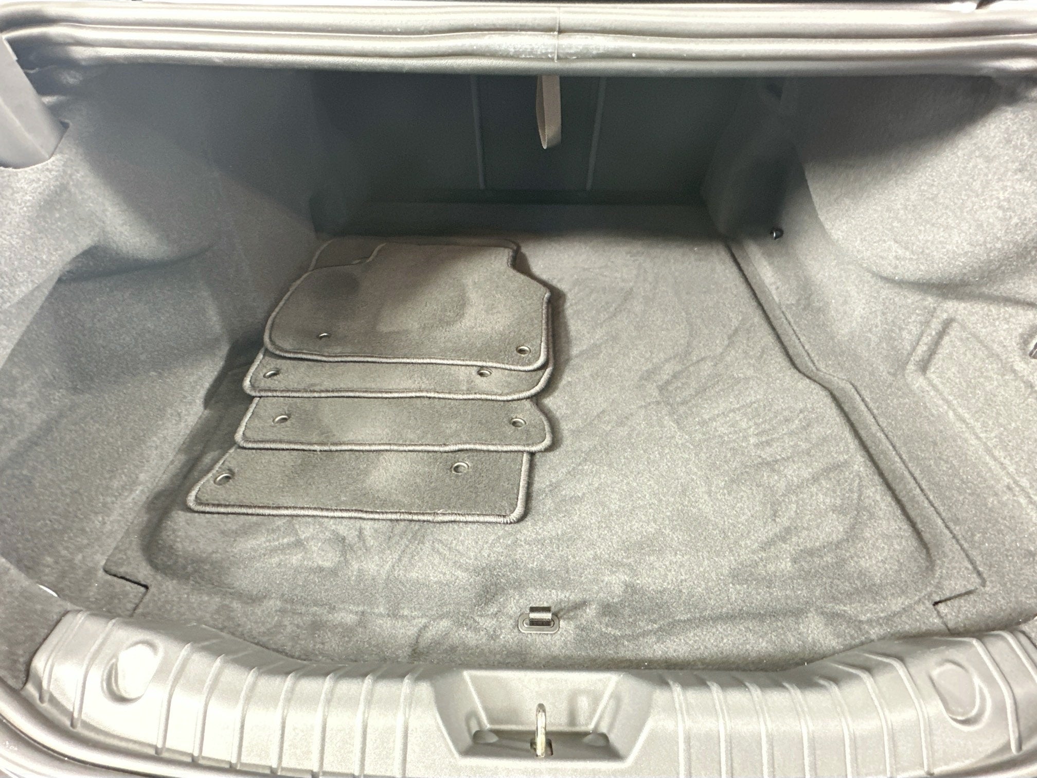 2024 Jaguar XF R-Dynamic SE