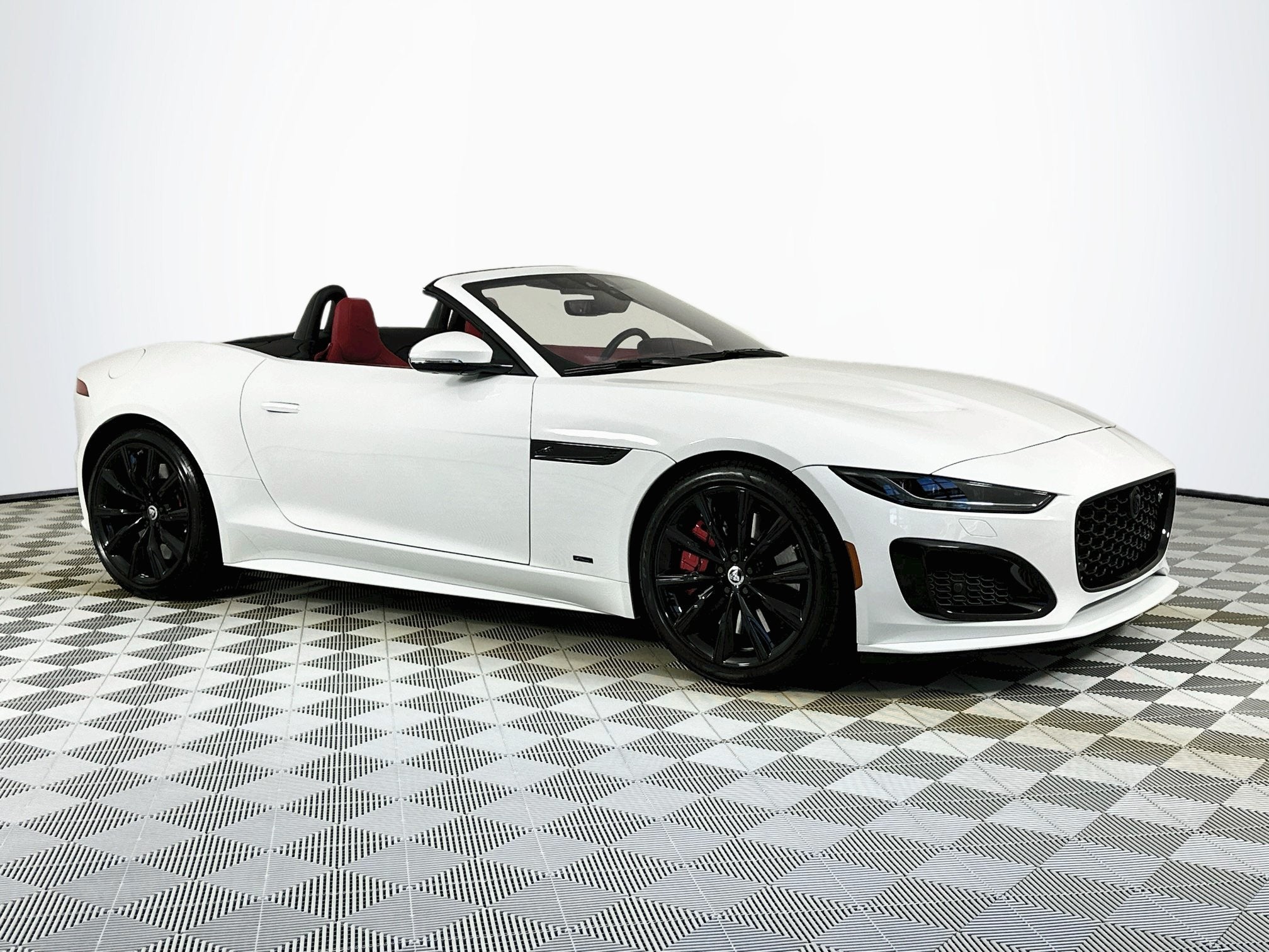 2024 Jaguar F-TYPE P575 R75