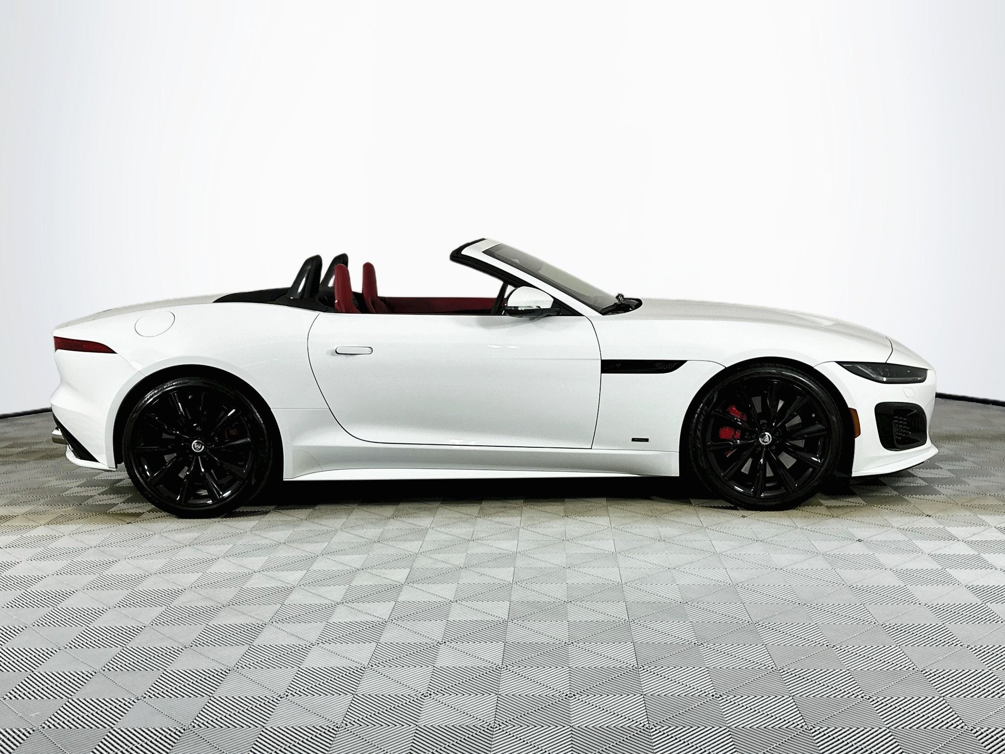 2024 Jaguar F-TYPE P575 R75