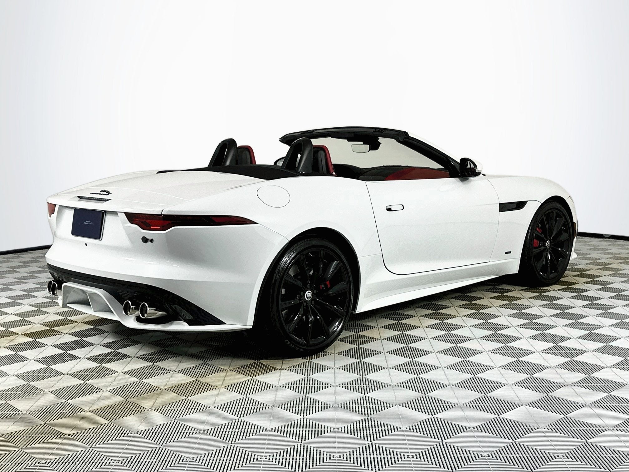 2024 Jaguar F-TYPE P575 R75