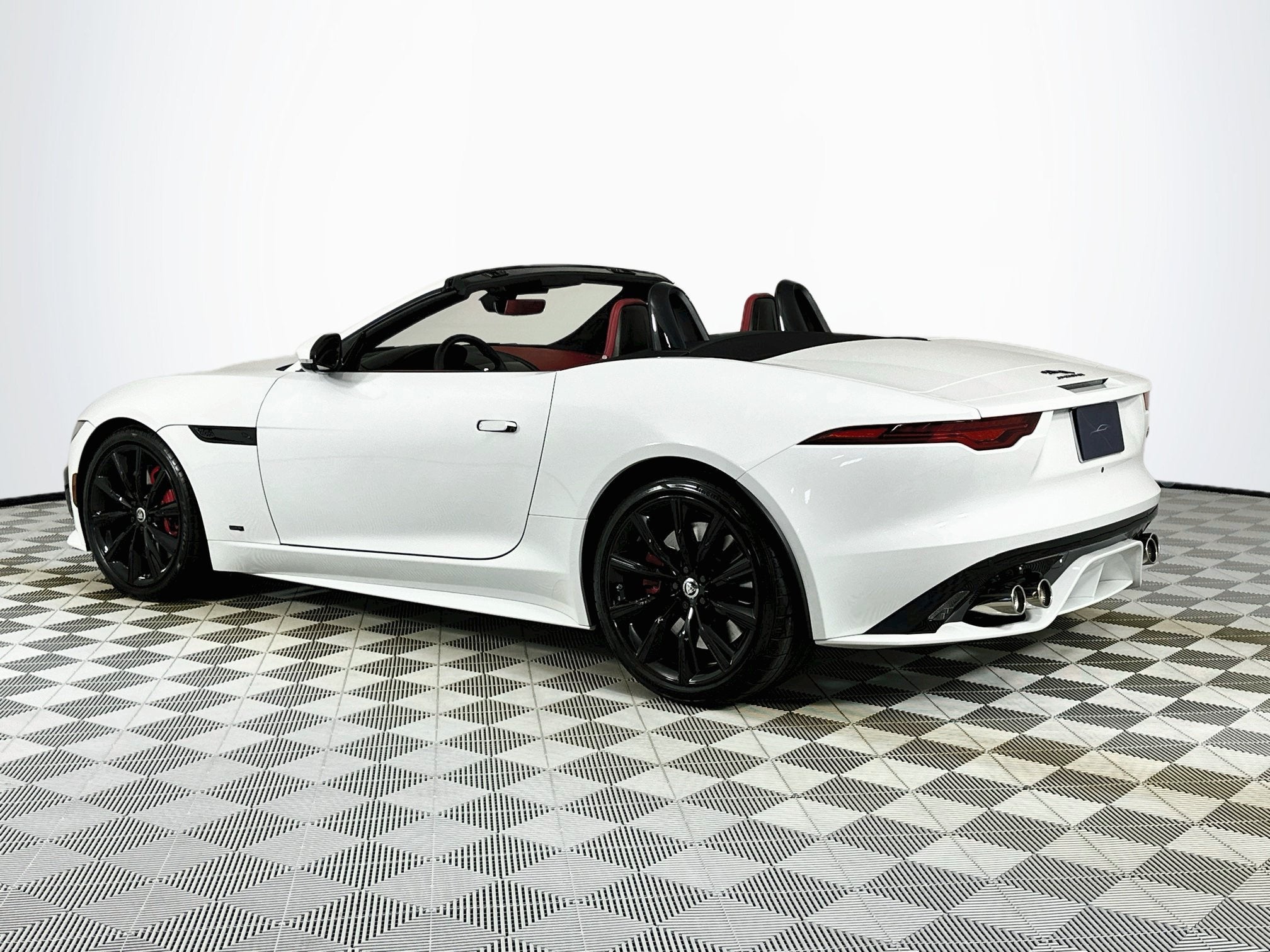 2024 Jaguar F-TYPE P575 R75