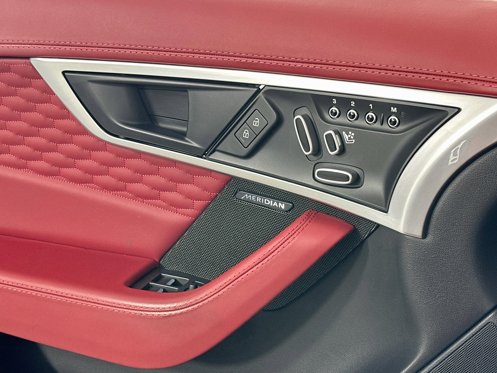 2024 Jaguar F-TYPE R-Dynamic