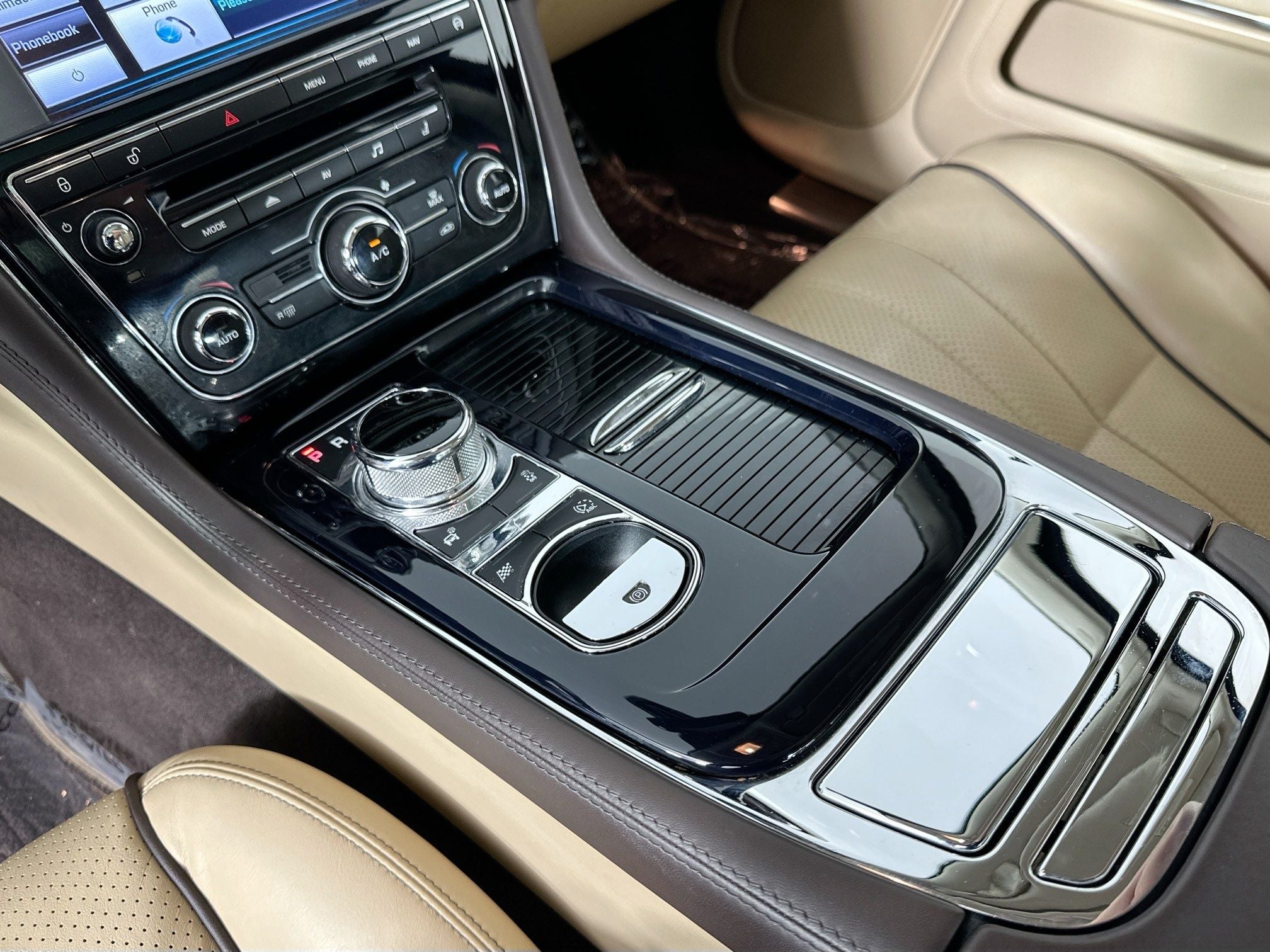 2014 Jaguar XJ XJL Portfolio