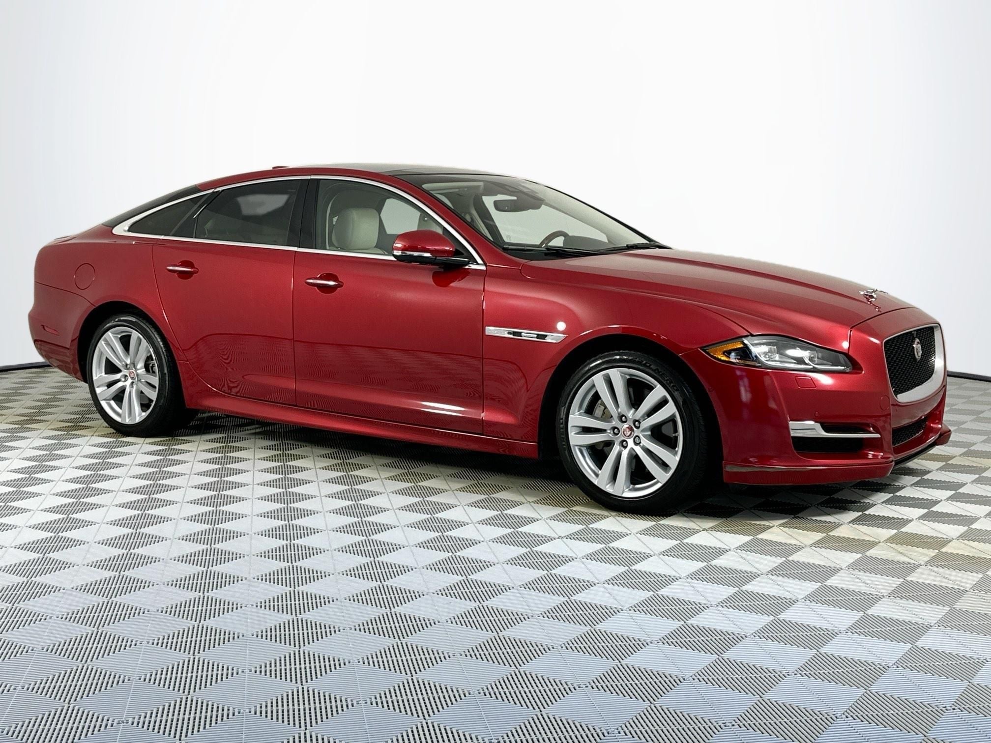 2018 Jaguar XJ R-Sport
