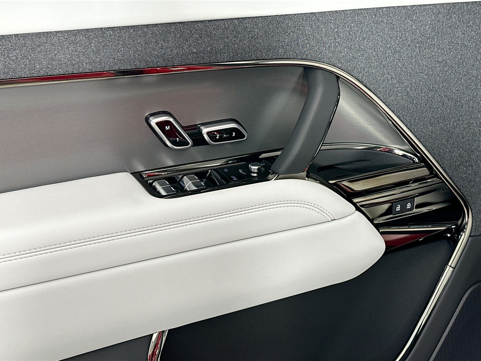2025 Land Rover Range Rover Sport S