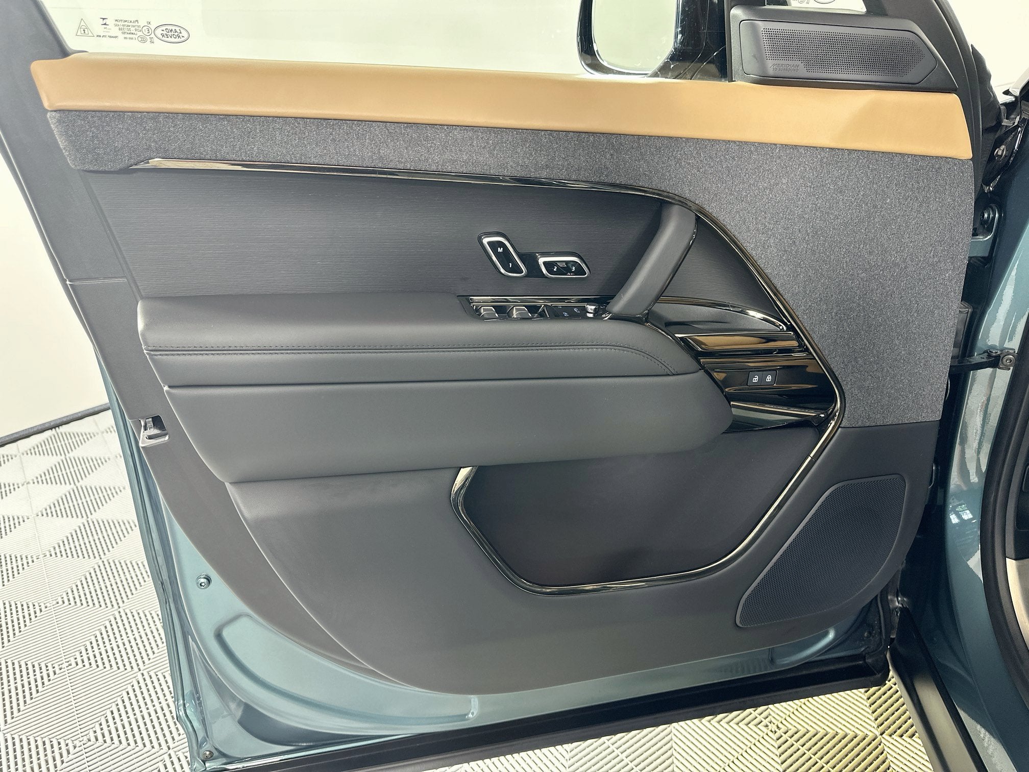 2025 Land Rover Range Rover Sport Plug-in Hybrid Dynamic SE