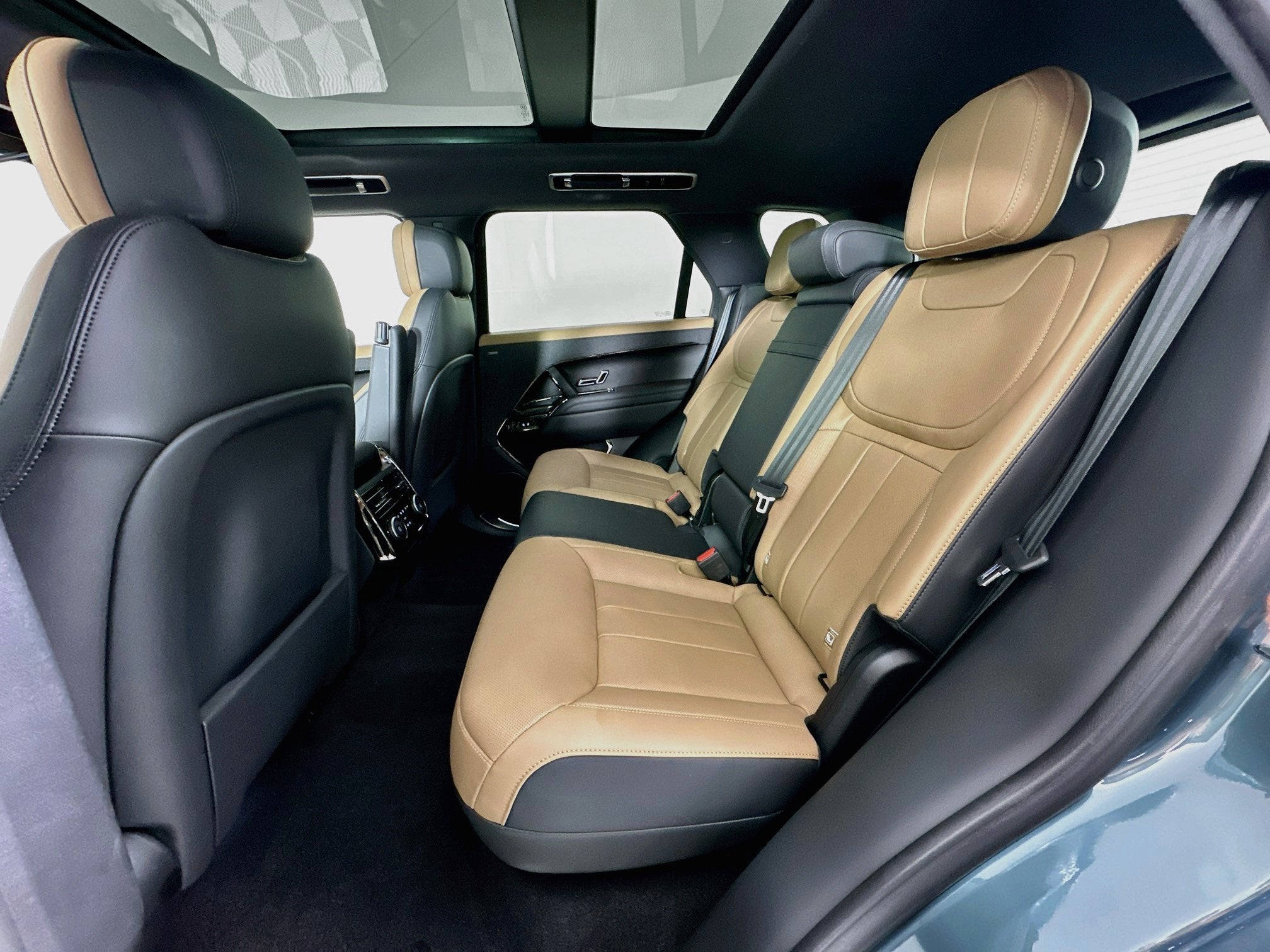 2025 Land Rover Range Rover Sport Plug-in Hybrid Dynamic SE