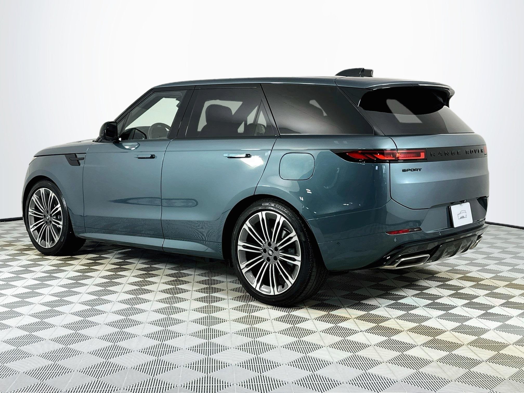 2025 Land Rover Range Rover Sport Plug-in Hybrid Dynamic SE