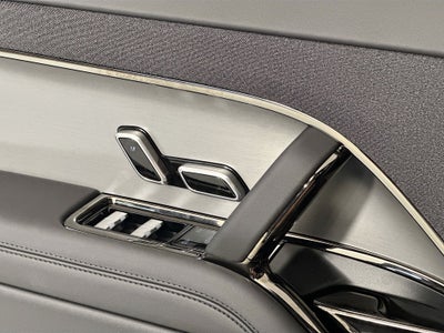 2026 Land Rover Range Rover Sport SE