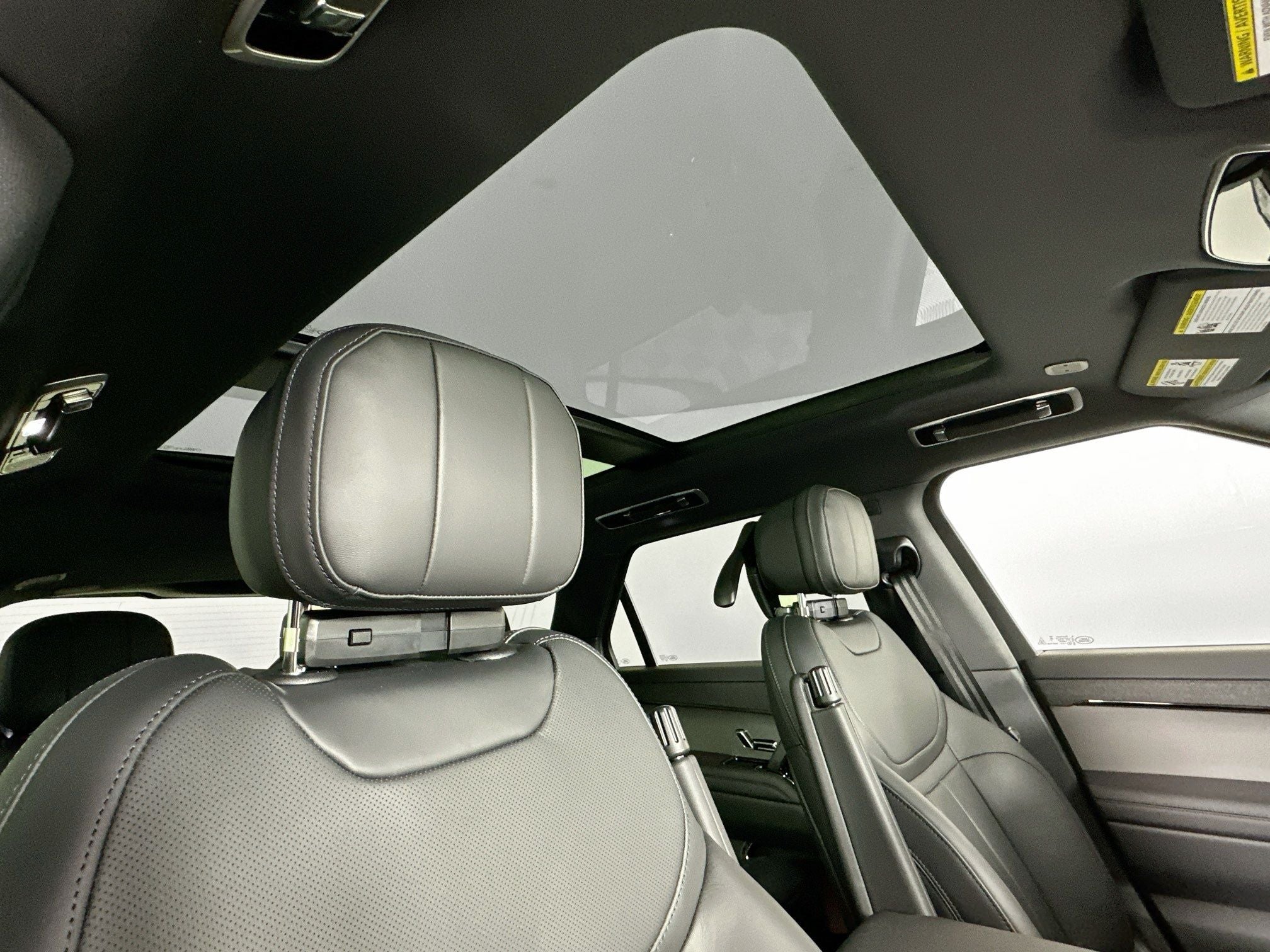 2026 Land Rover Range Rover Sport SE