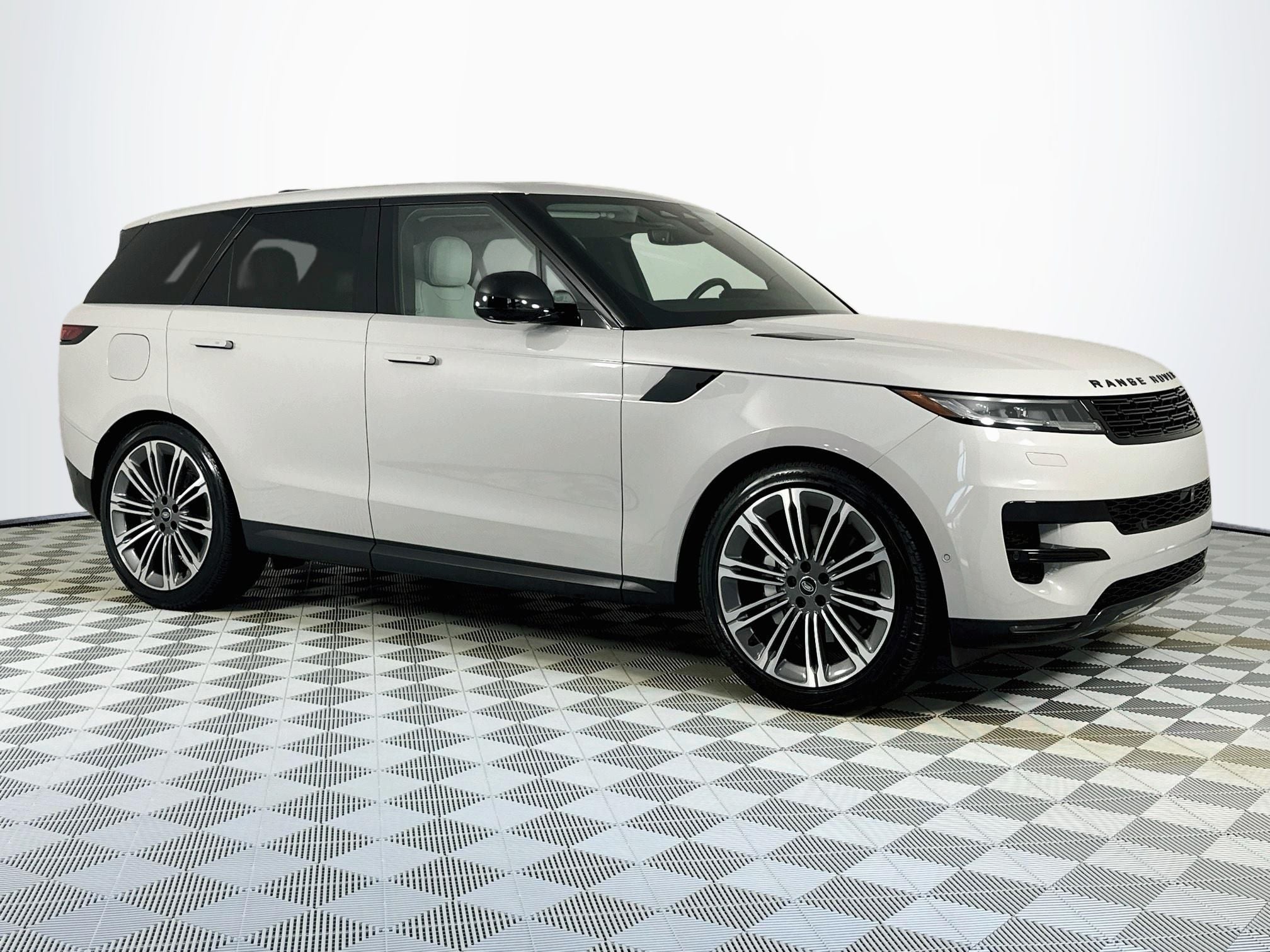 2024 Land Rover Range Rover Sport SE