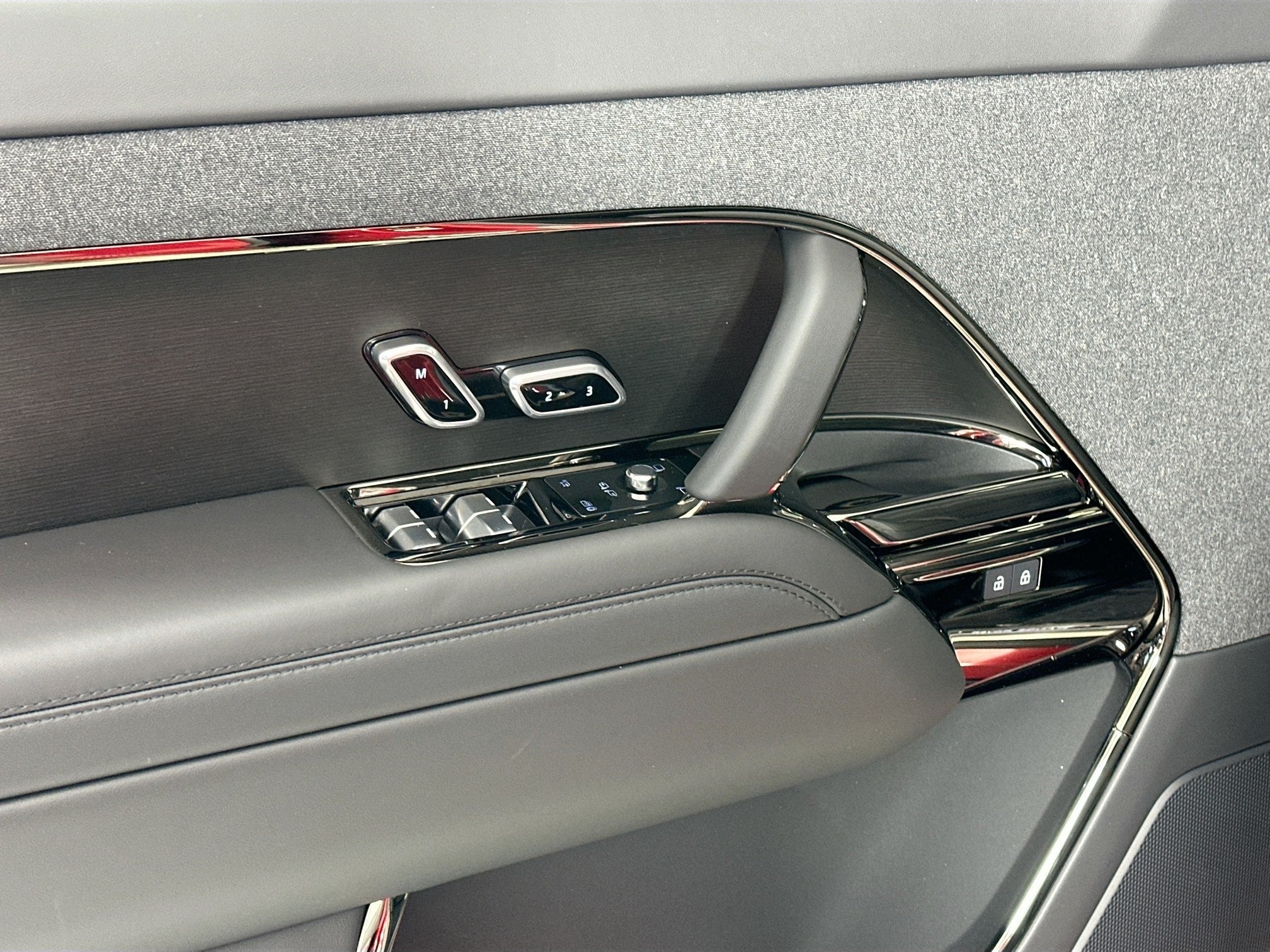 2026 Land Rover Range Rover Sport SE