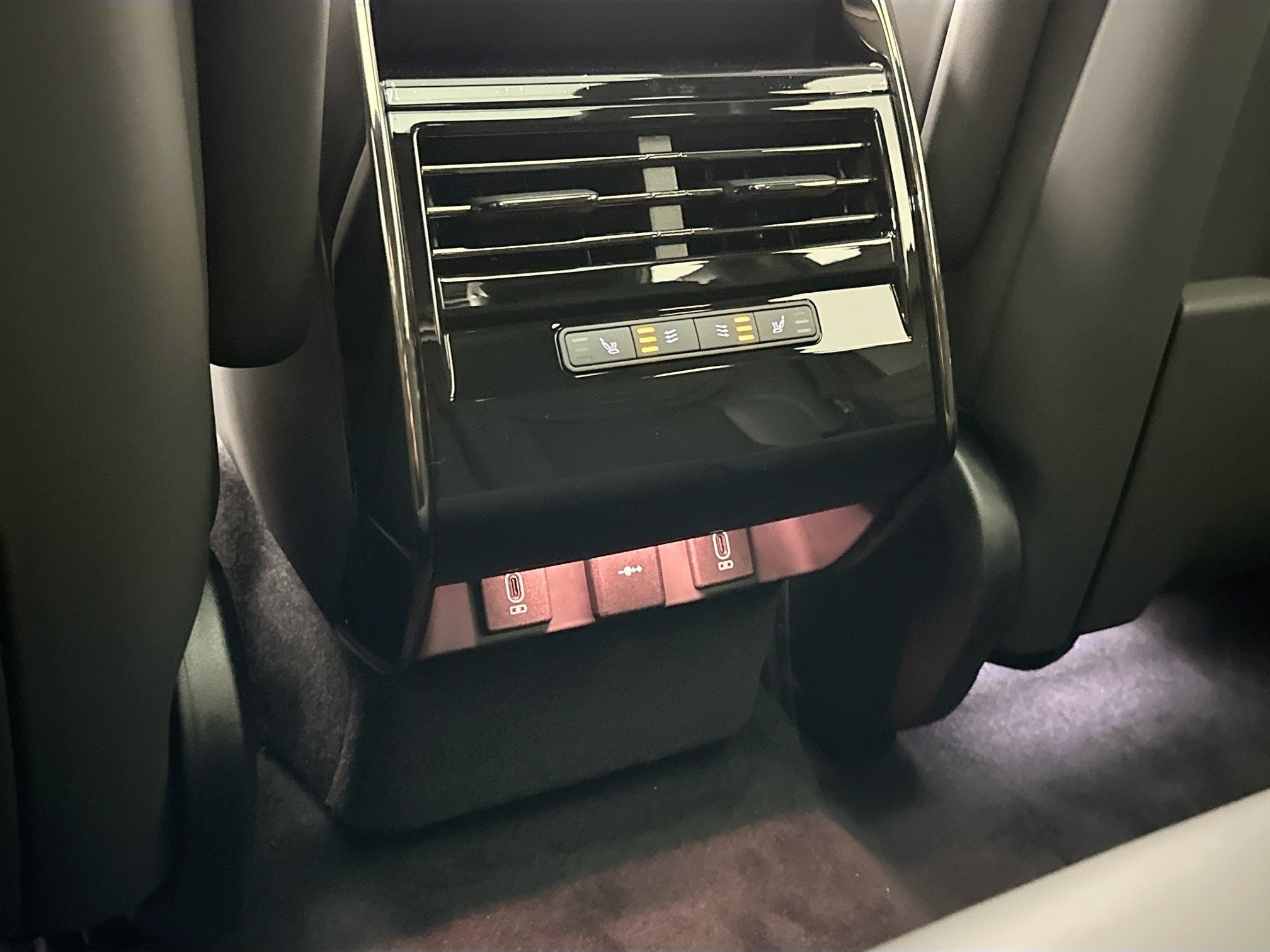 2026 Land Rover Range Rover Sport SE