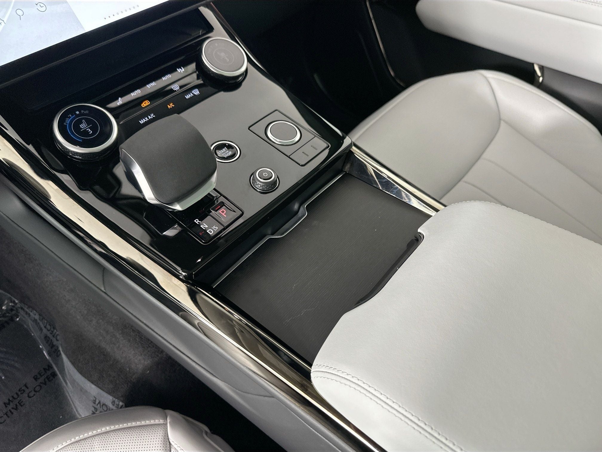 2023 Land Rover Range Rover Sport SE