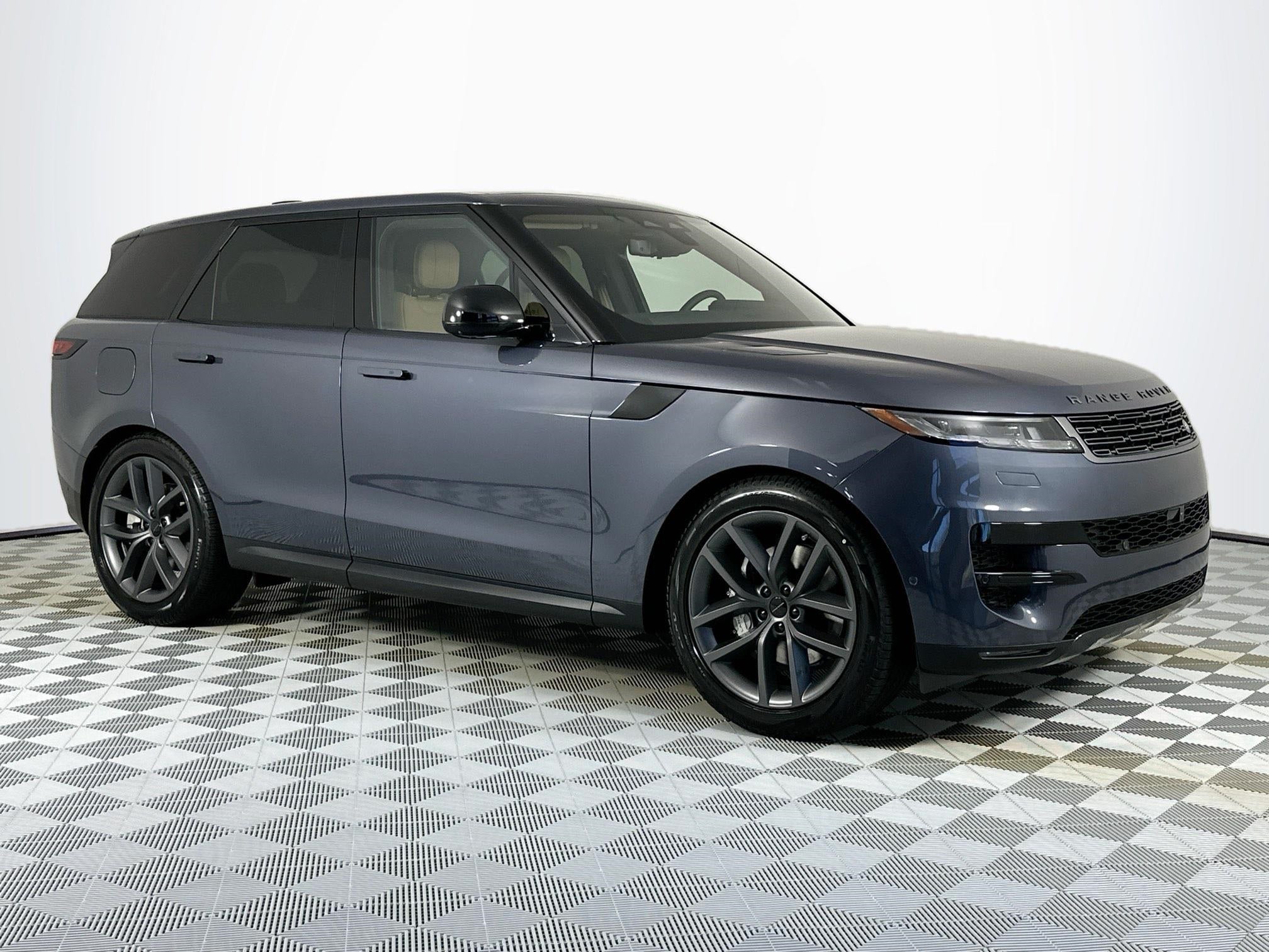 2026 Land Rover Range Rover Sport SE