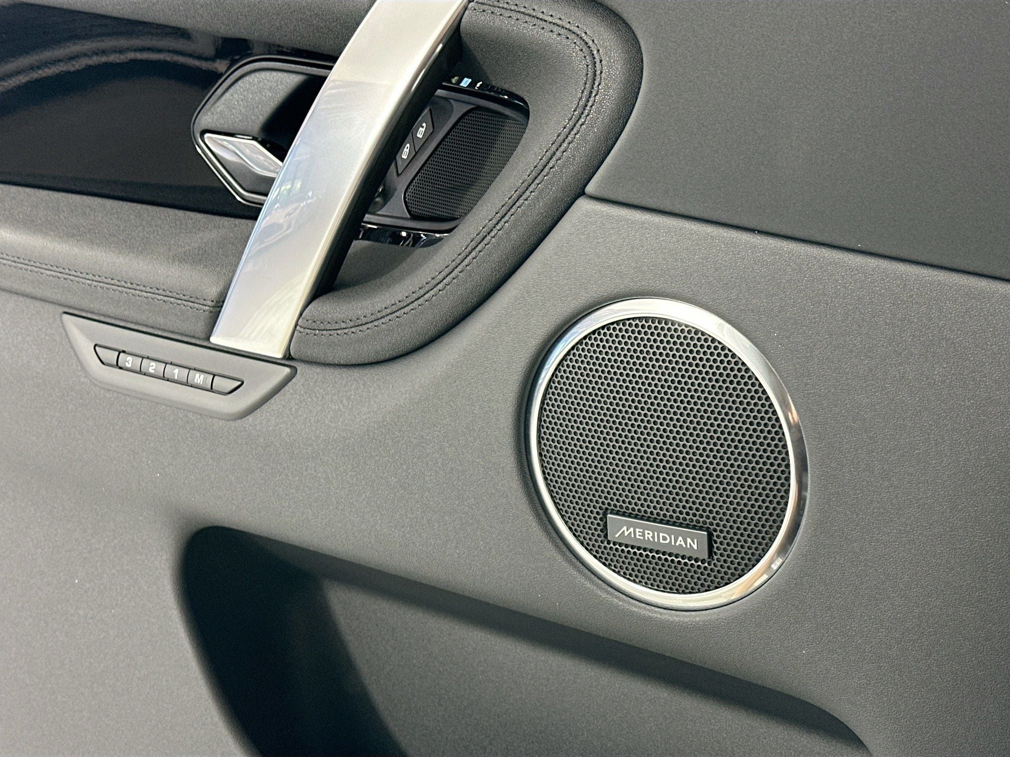 2025 Land Rover Discovery Sport S