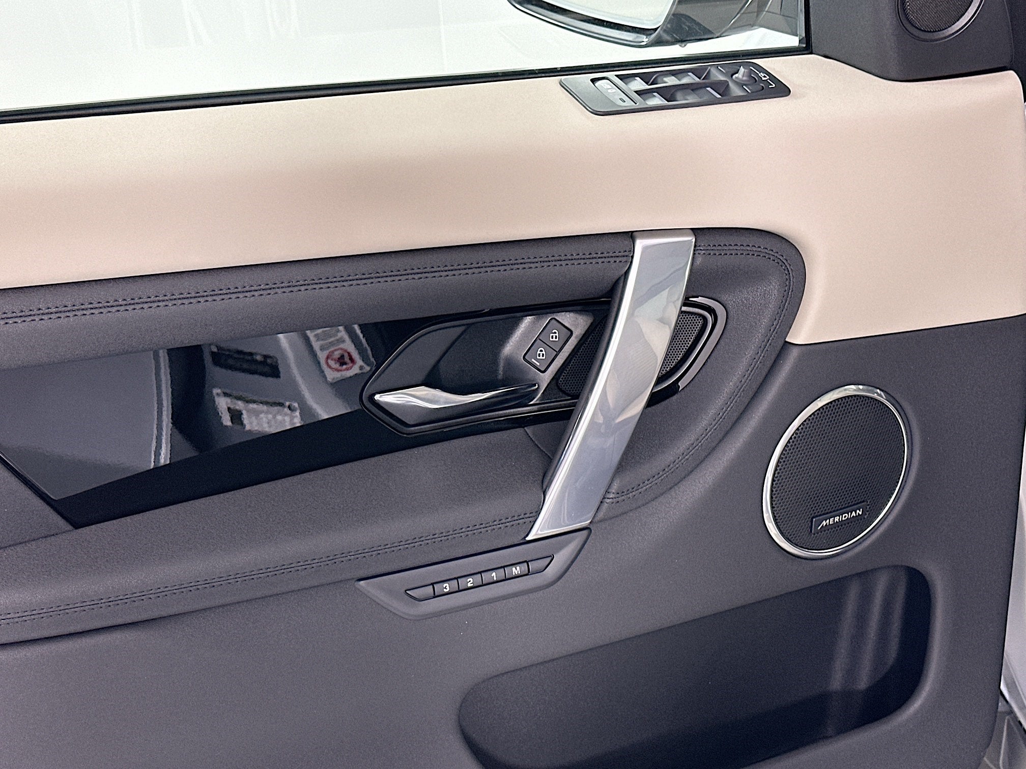 2025 Land Rover Discovery Sport S