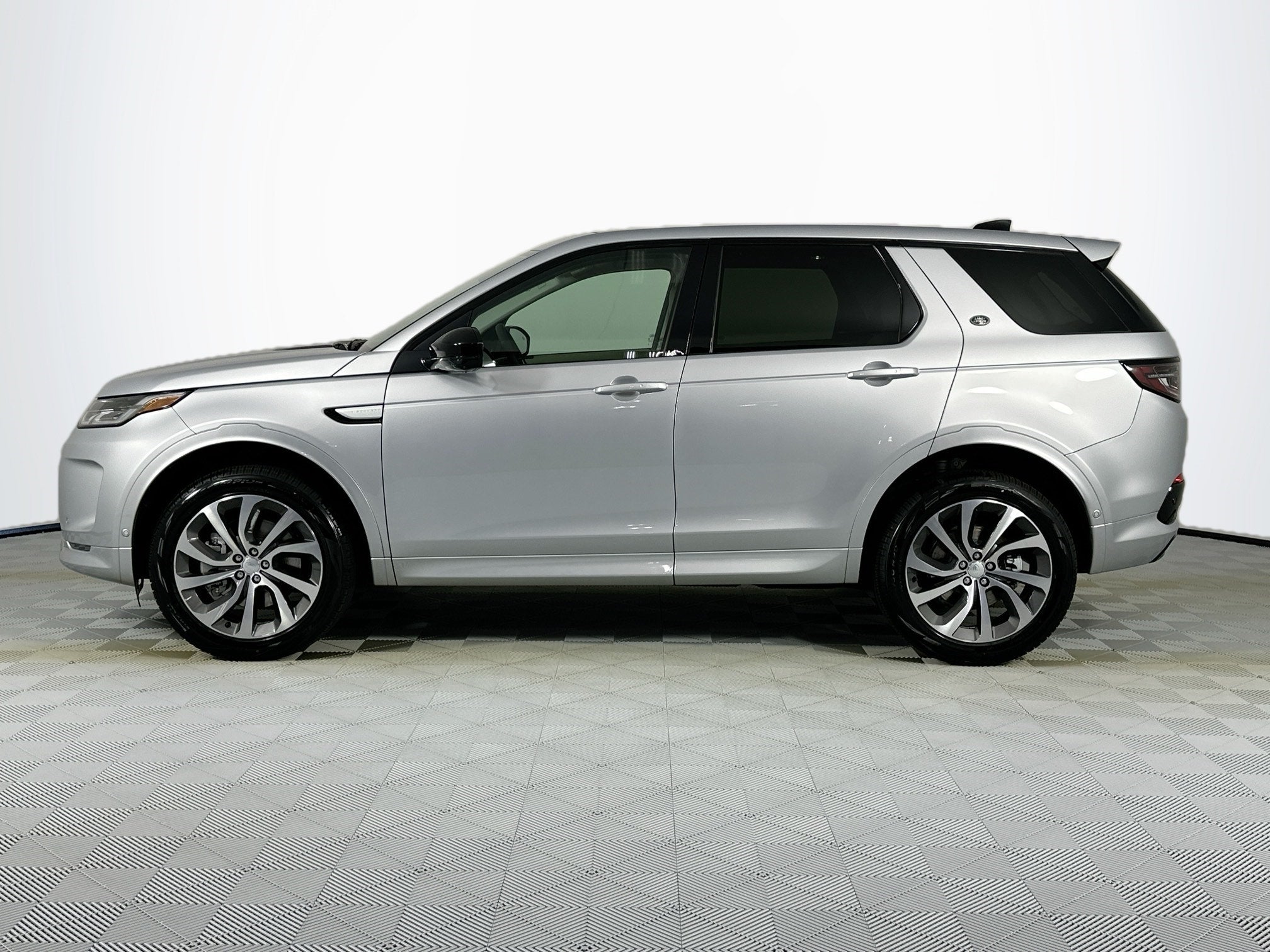 2025 Land Rover Discovery Sport S