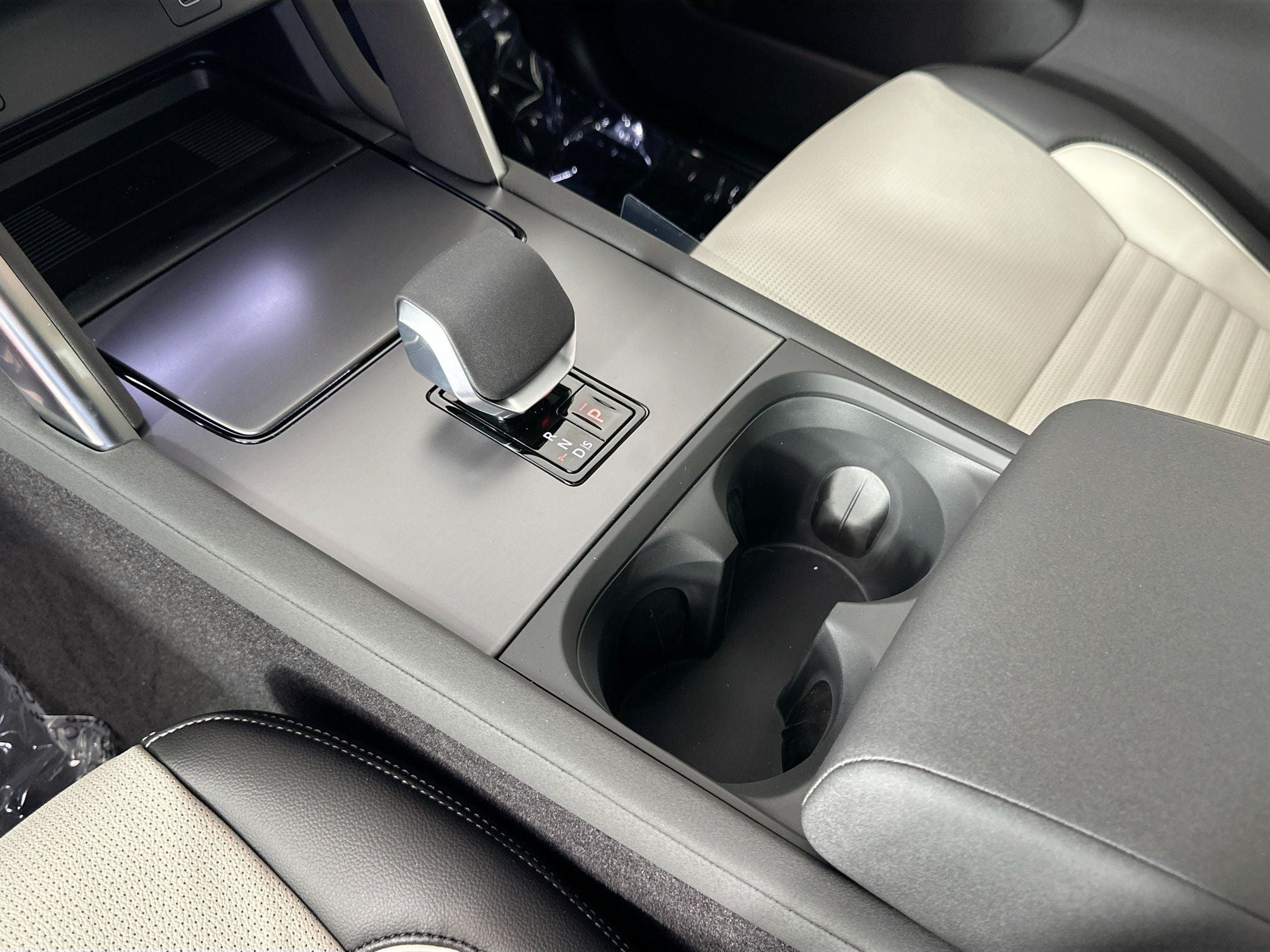 2026 Land Rover Discovery Sport Landmark