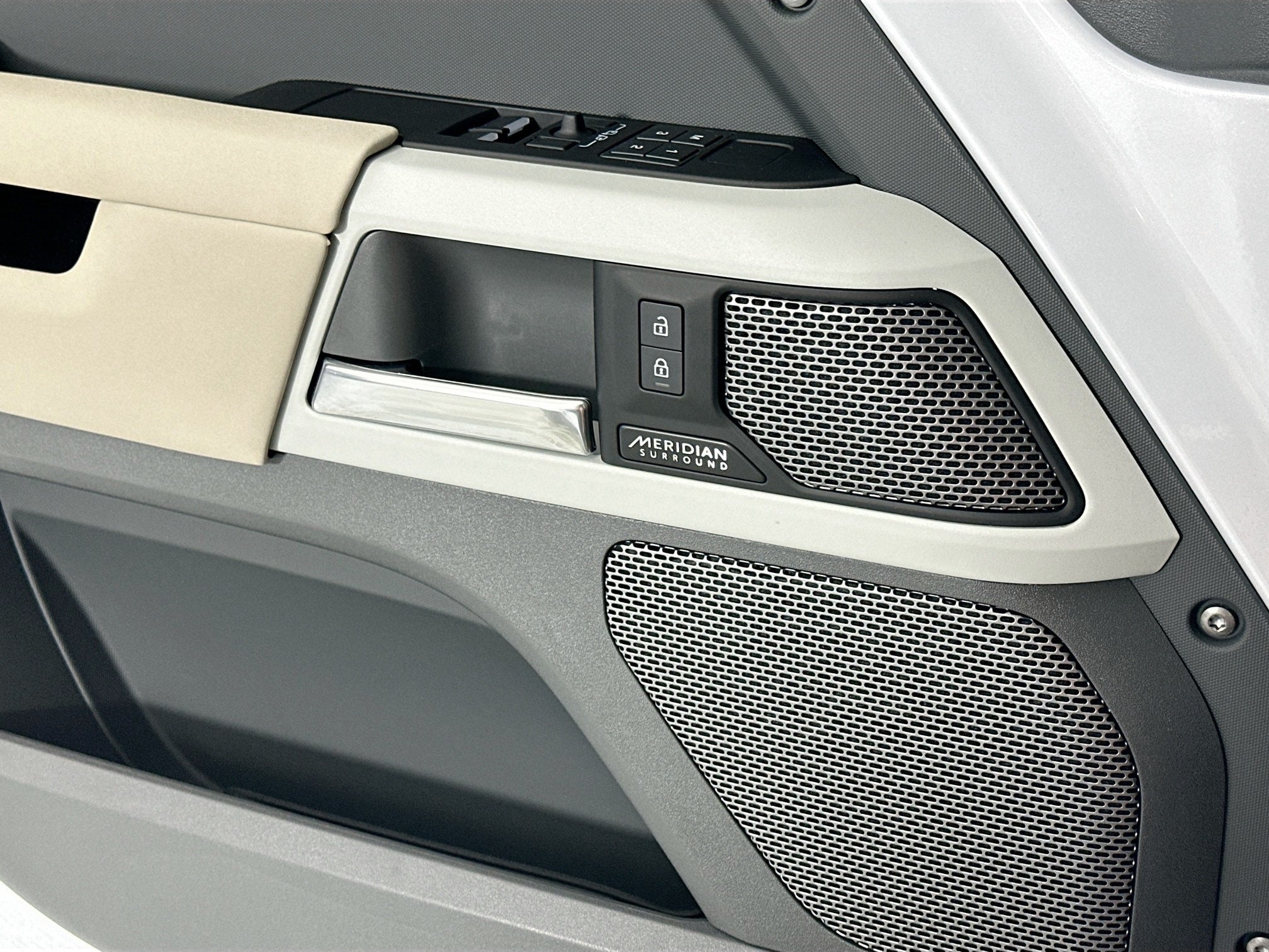 2023 Land Rover Defender 90 X-Dynamic SE