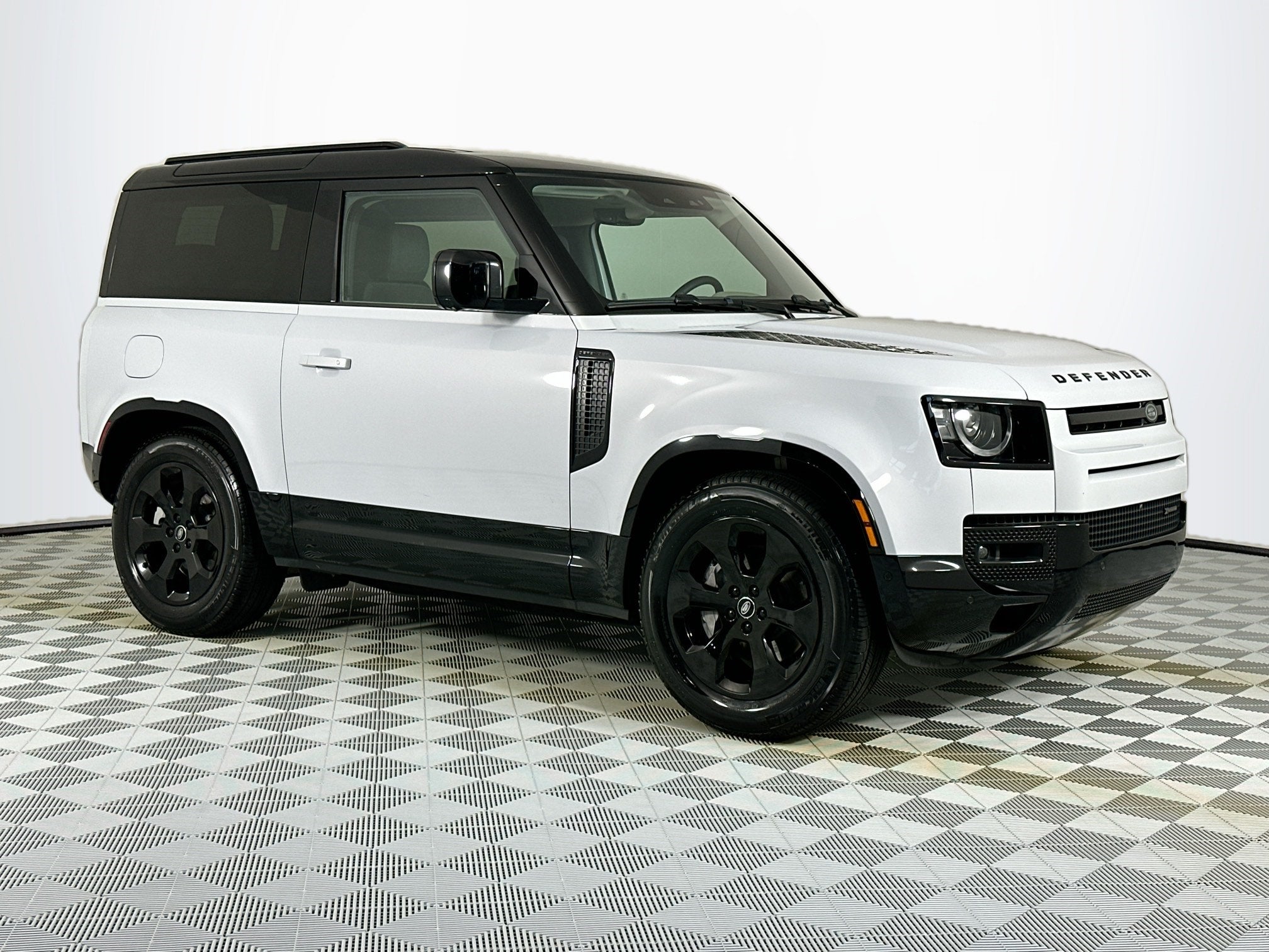 2023 Land Rover Defender 90 X-Dynamic SE