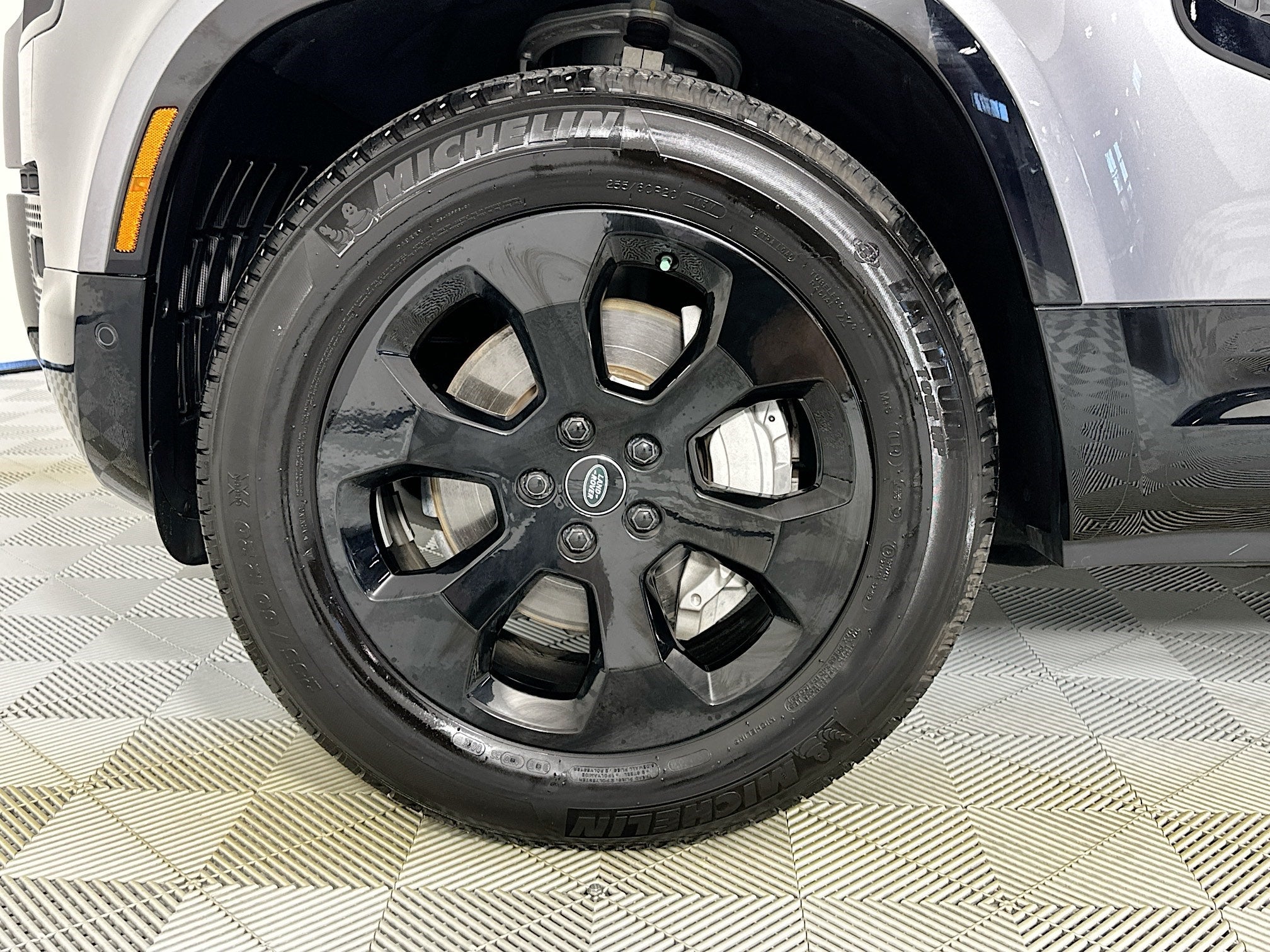 2023 Land Rover Defender 90 X-Dynamic SE