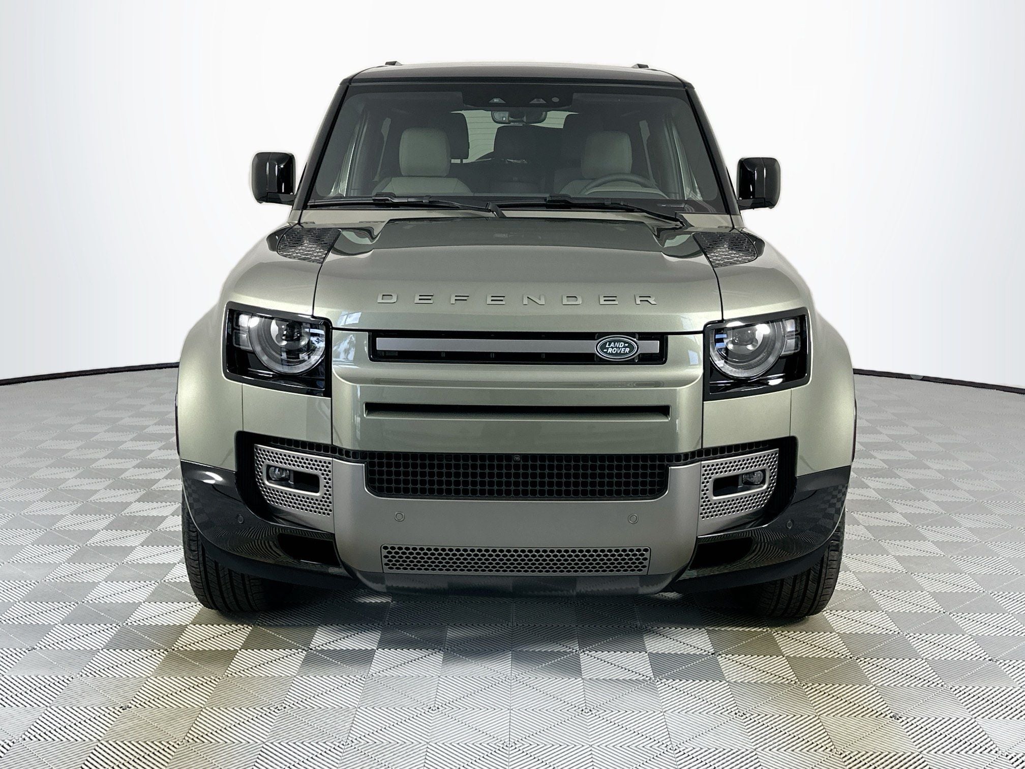 2025 Land Rover Defender 90 X-Dynamic SE