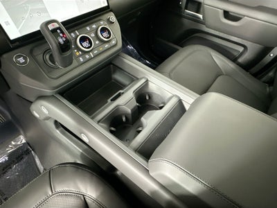 2026 Land Rover Defender 110 X-Dynamic SE
