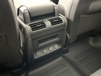 2026 Land Rover Defender 110 X-Dynamic SE