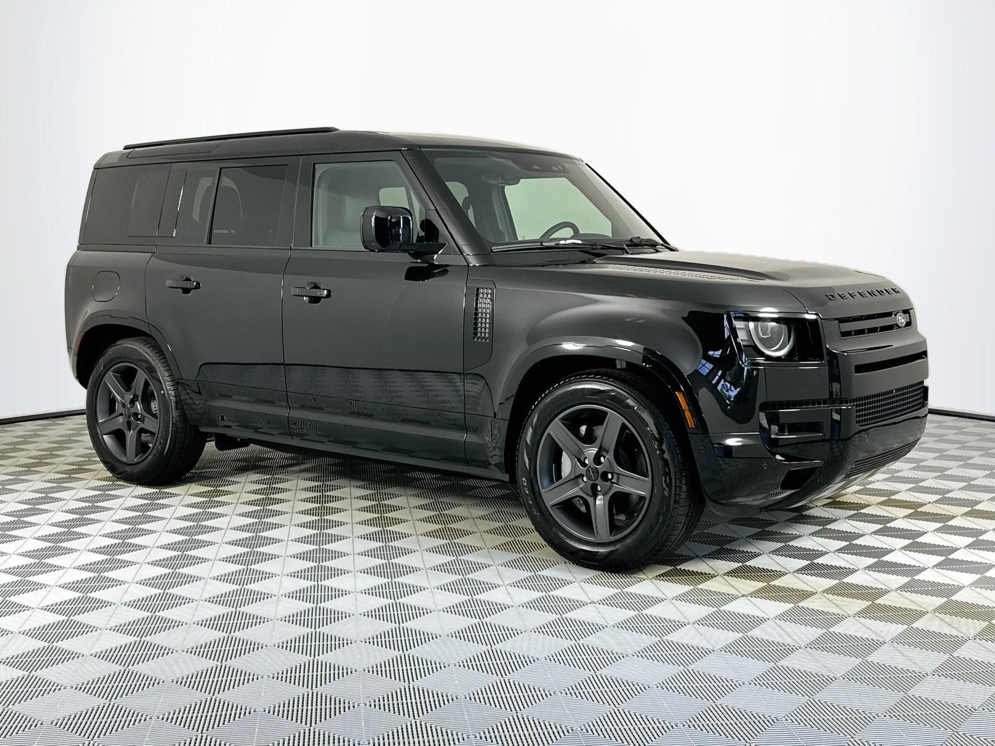 2026 Land Rover Defender 110 X-Dynamic SE