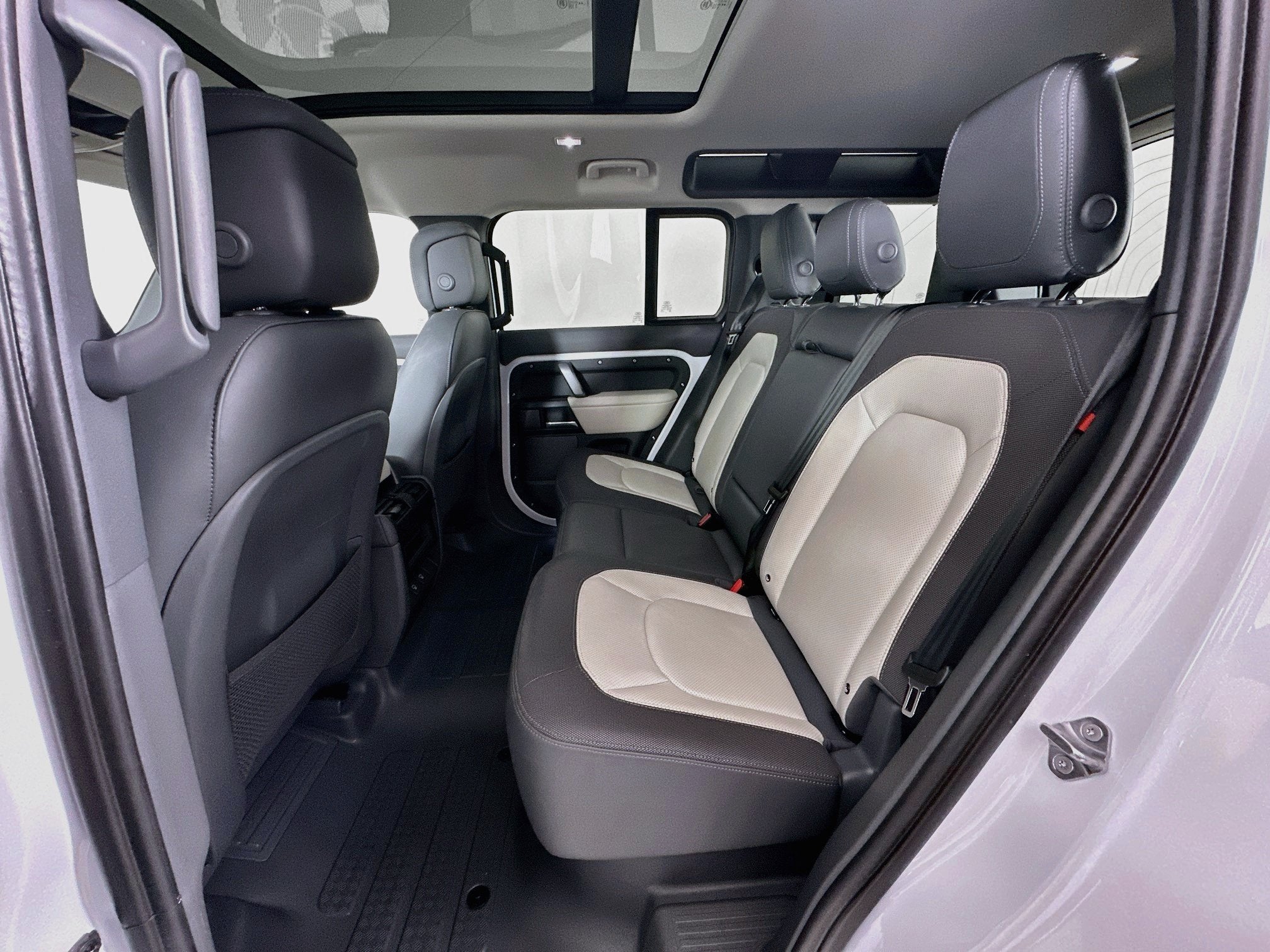 2024 Land Rover Defender 110 X-Dynamic SE