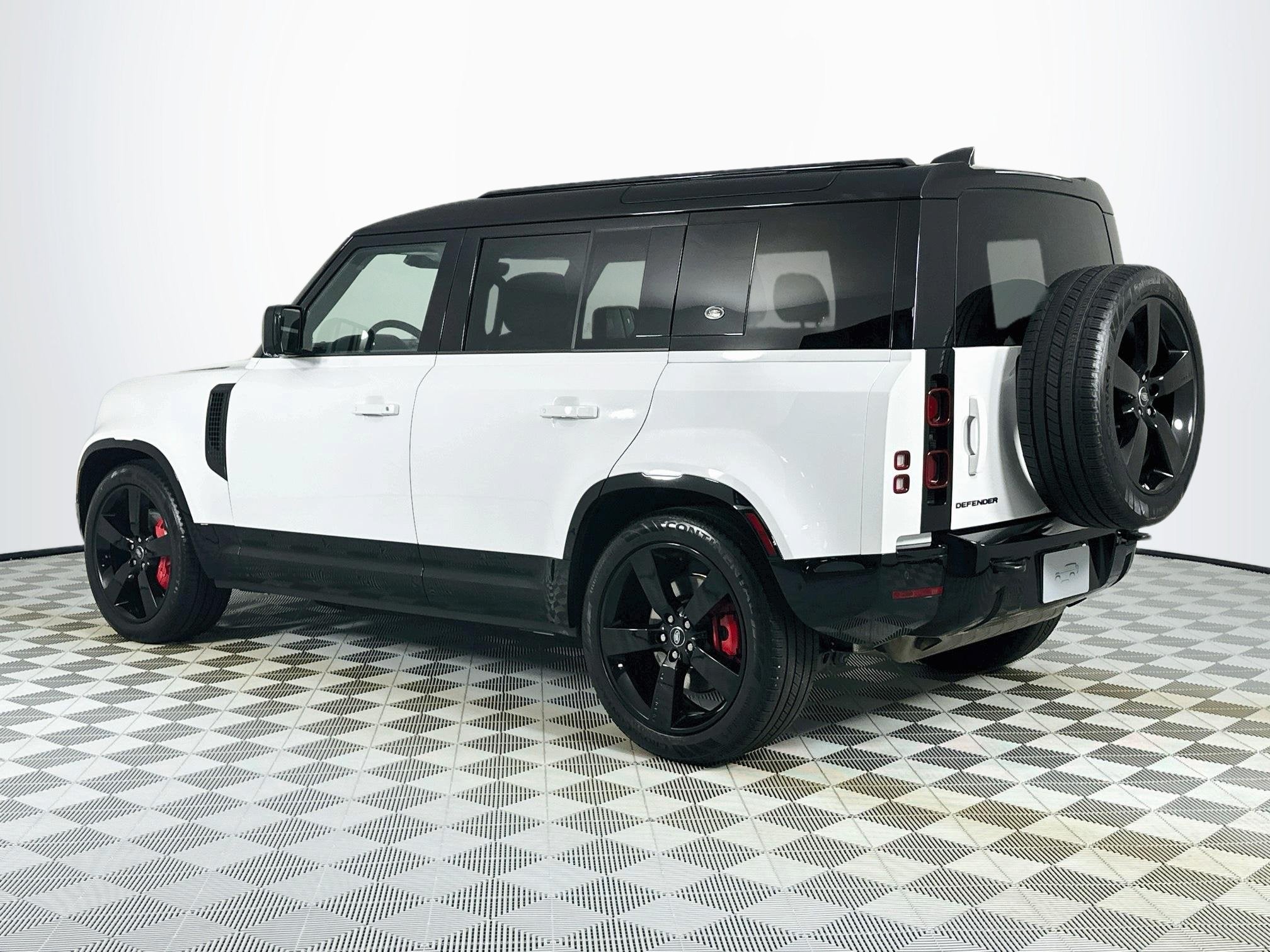 2024 Land Rover Defender 110 X-Dynamic SE