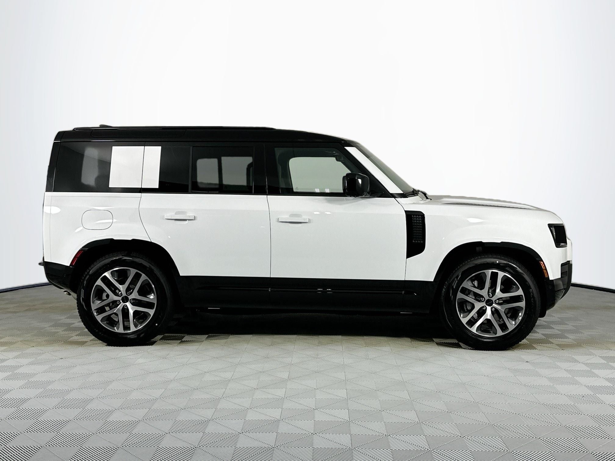 2026 Land Rover Defender 110 X-Dynamic SE