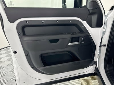 2026 Land Rover Defender 110 X-Dynamic SE