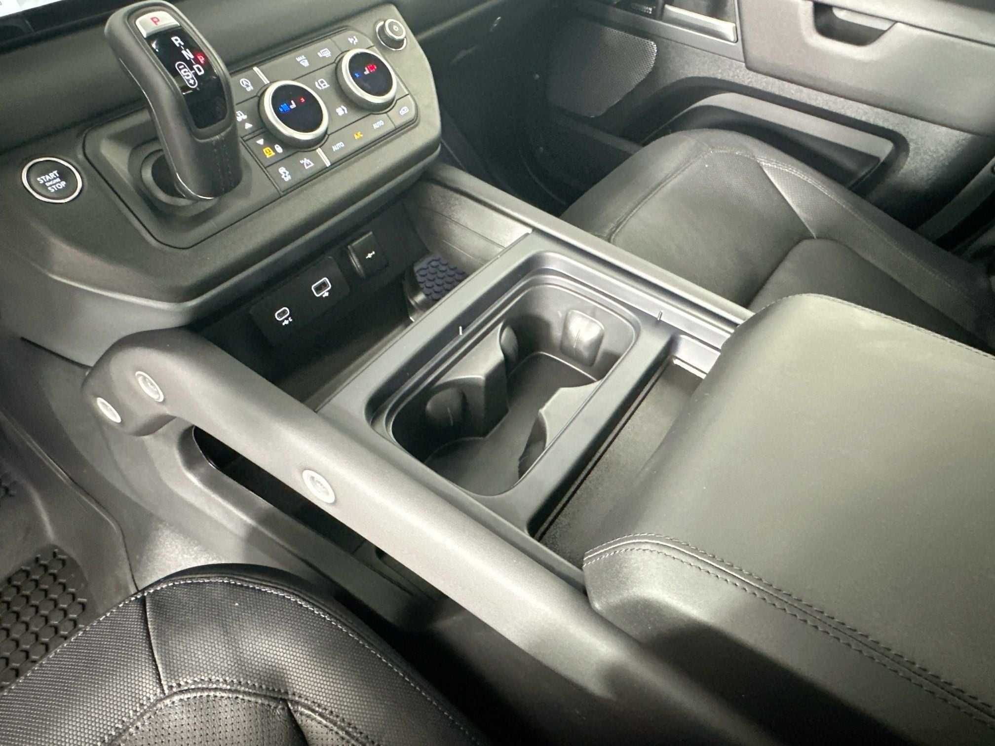 2024 Land Rover Defender 110 X-Dynamic SE