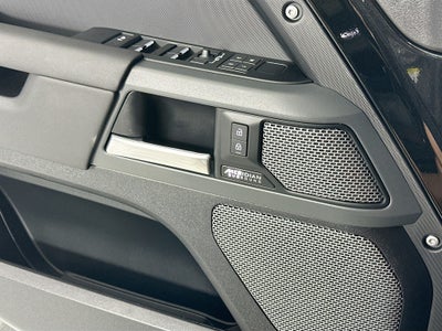 2024 Land Rover Defender 110 X-Dynamic SE