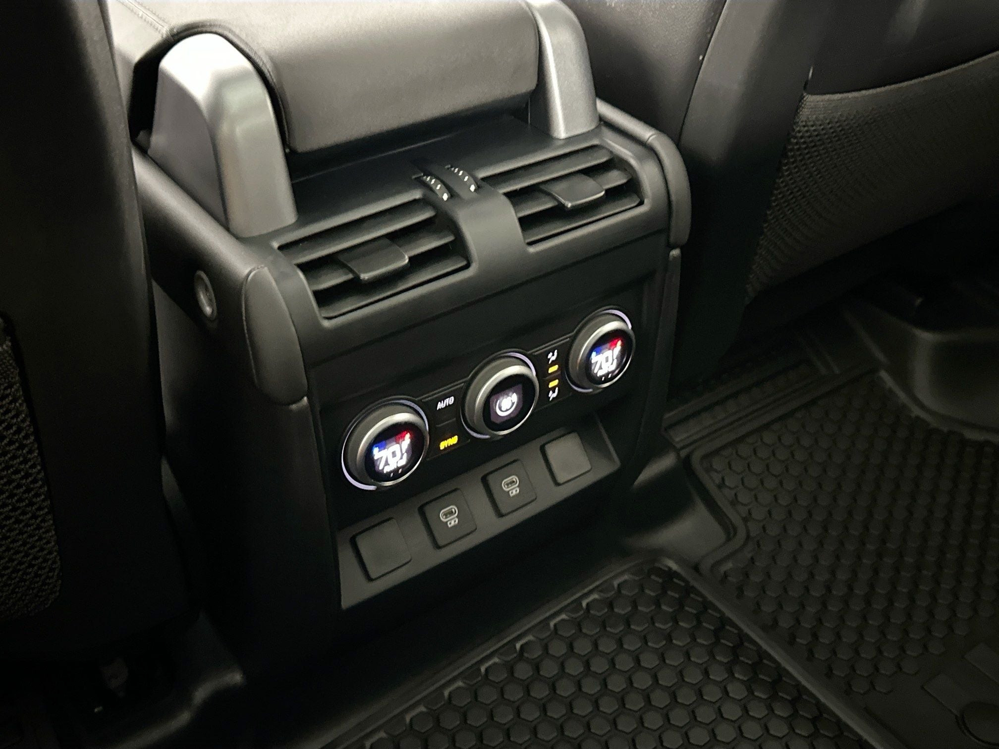 2024 Land Rover Defender 110 X-Dynamic SE