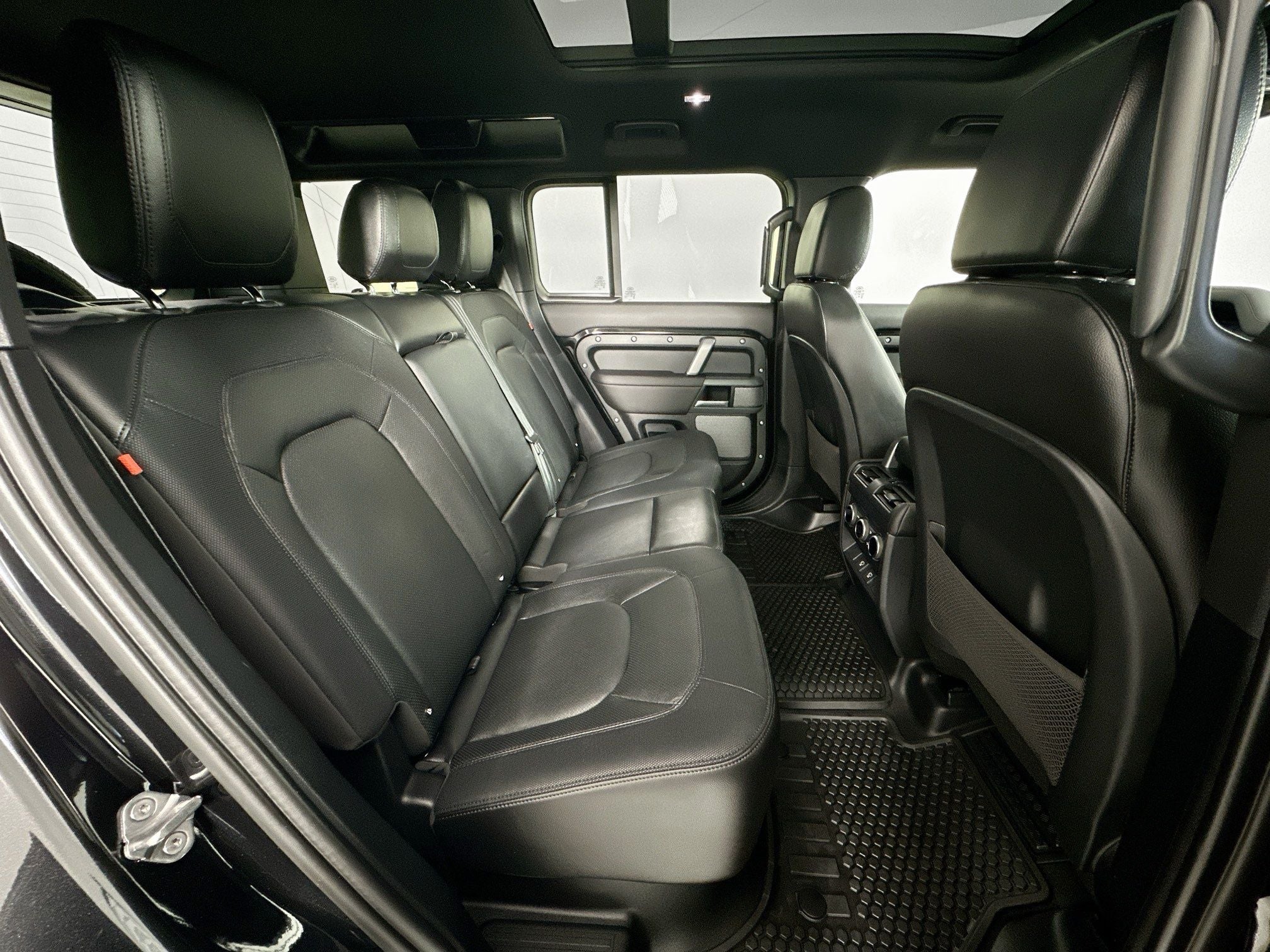 2024 Land Rover Defender 110 X-Dynamic SE