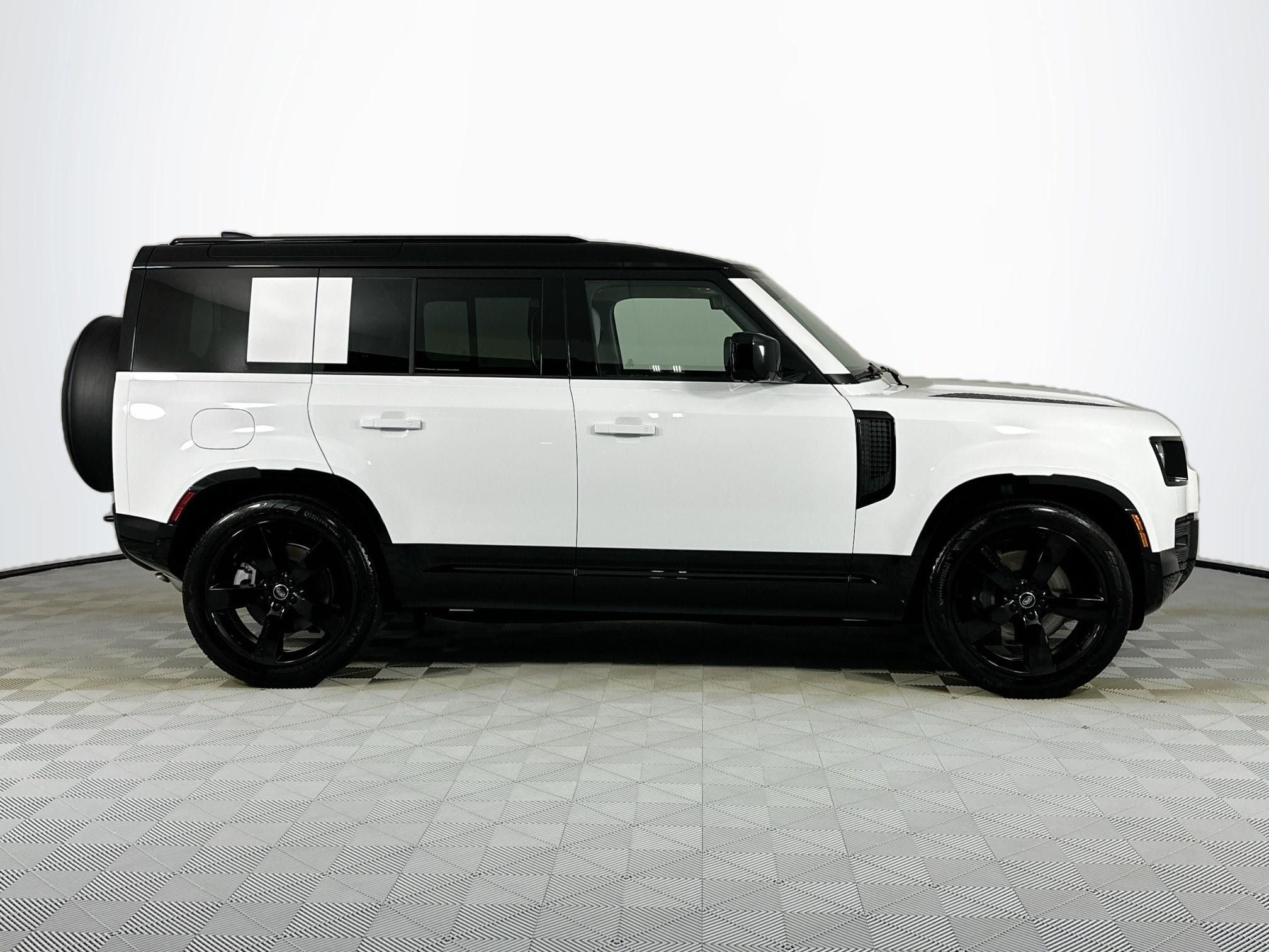 2025 Land Rover Defender 110 X-Dynamic SE